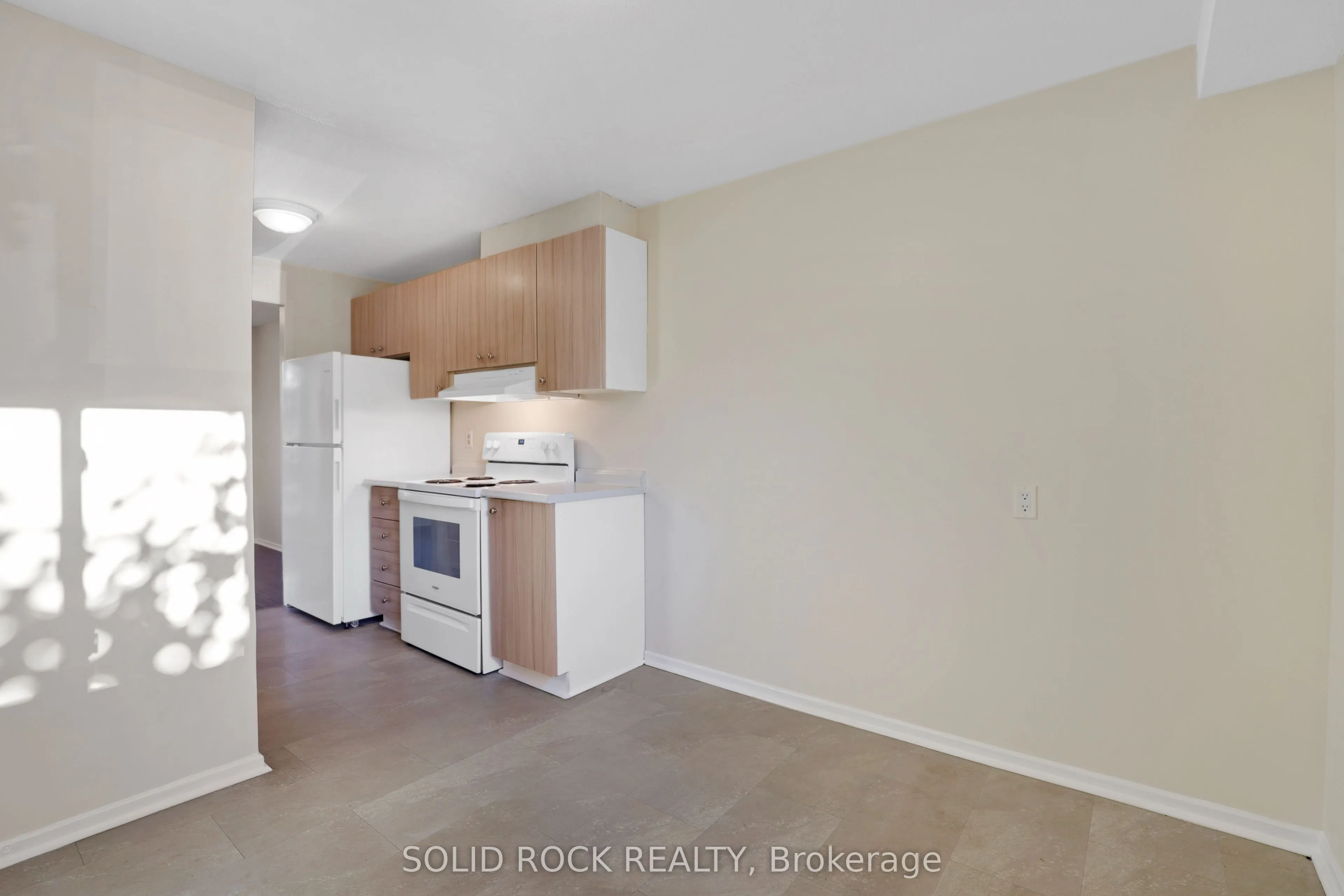 35 Thistledown Court, #18