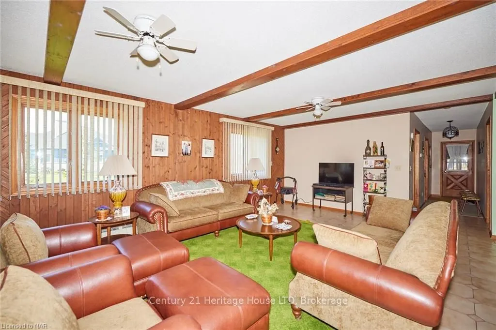 191 CAIRNS Crescent