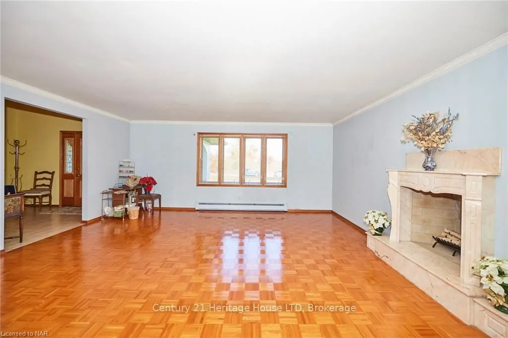 191 CAIRNS Crescent