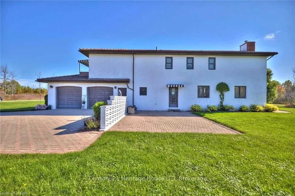 191 CAIRNS Crescent