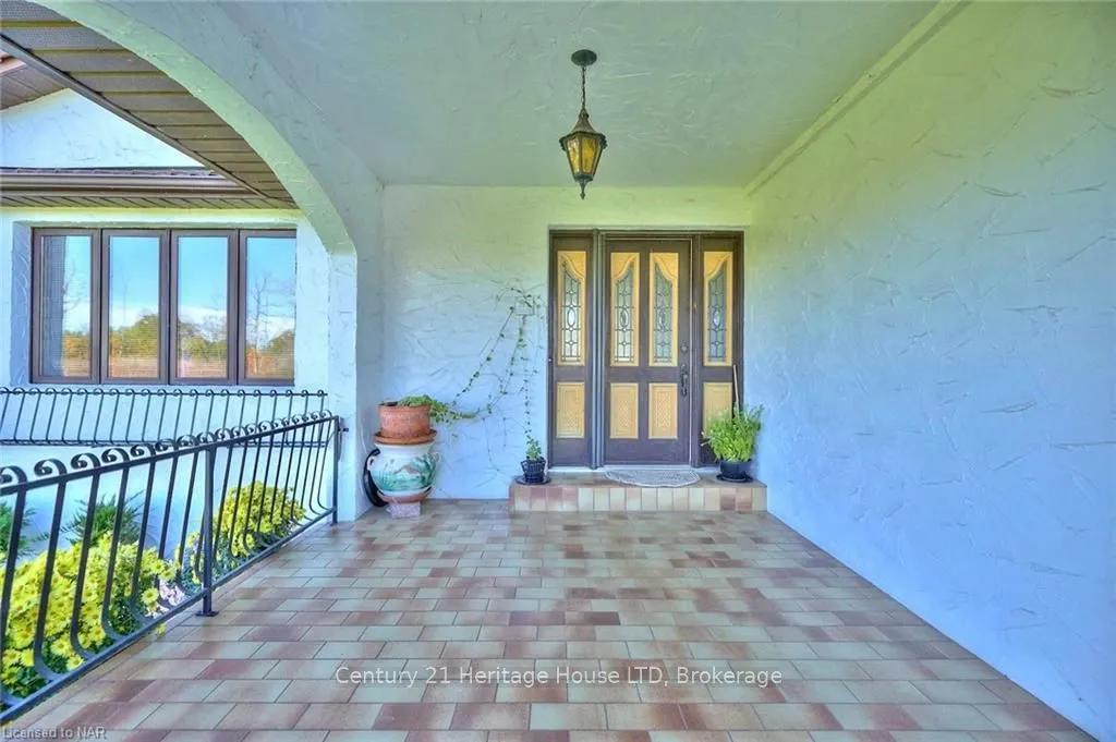 191 CAIRNS Crescent