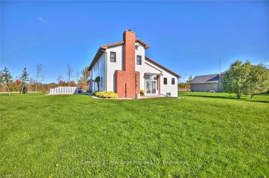 191 CAIRNS Crescent
