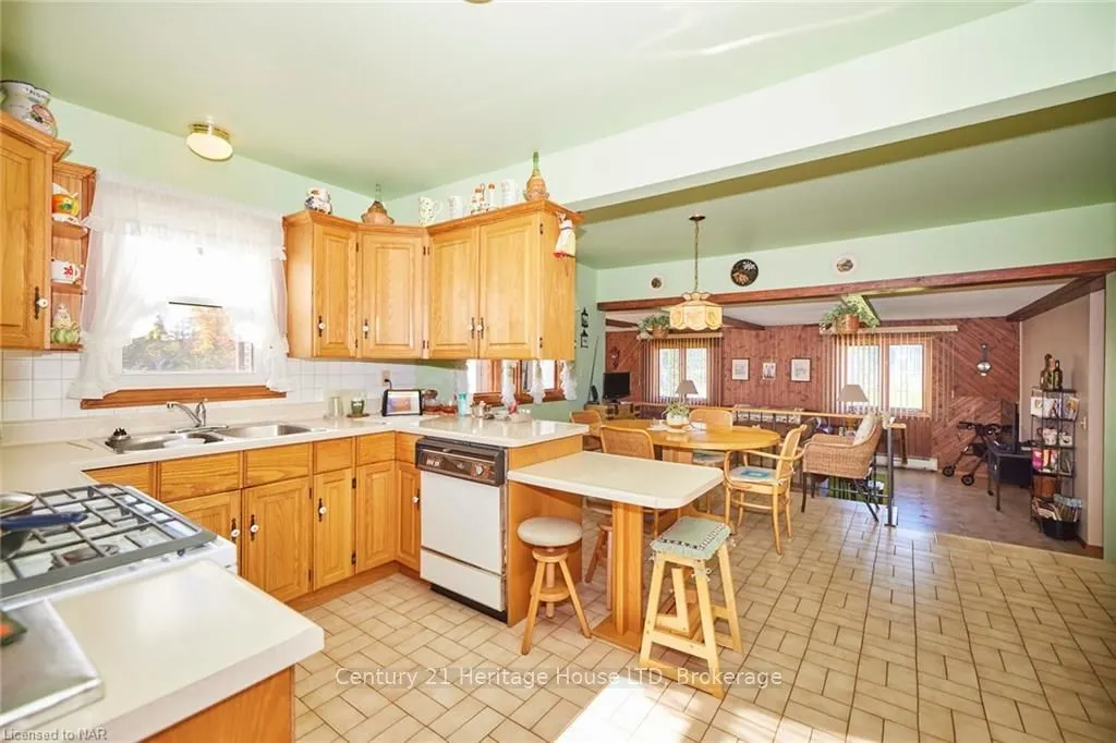 191 CAIRNS Crescent