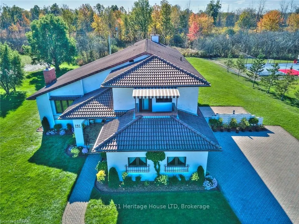 191 CAIRNS Crescent