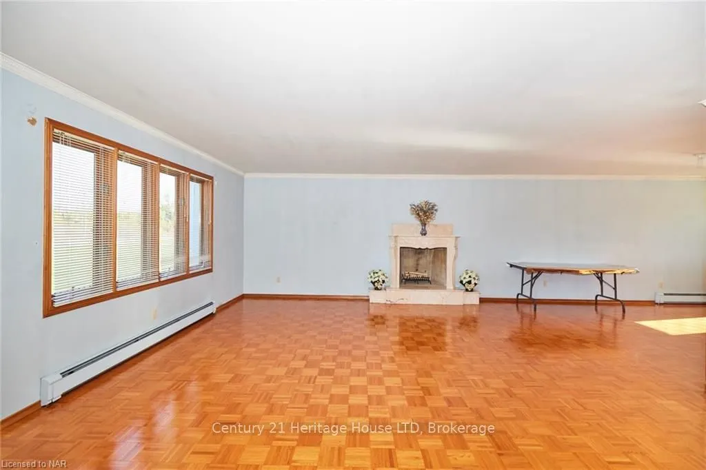 191 CAIRNS Crescent
