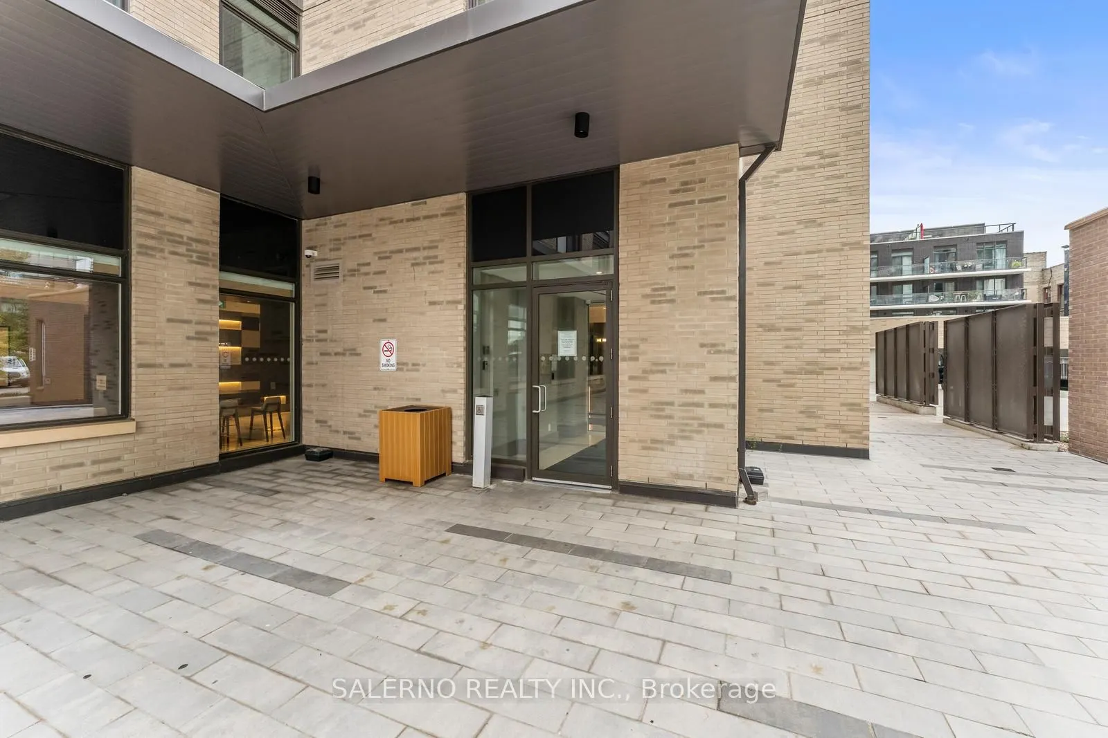 55 Duke Street W, #401