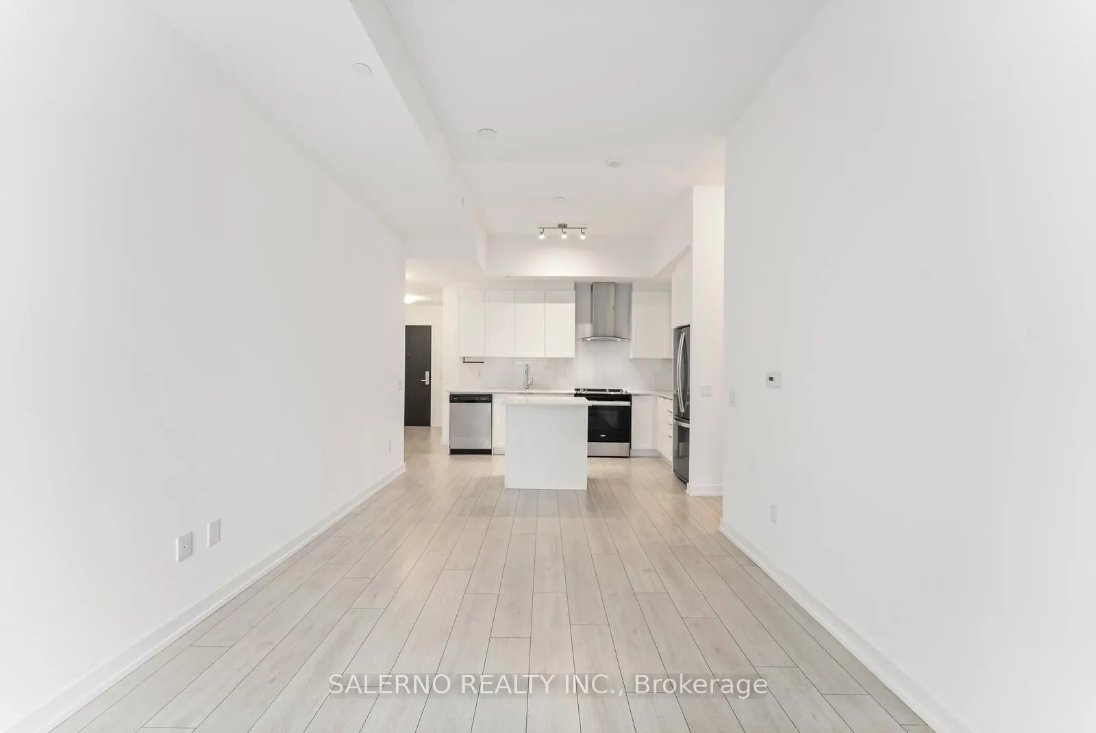 55 Duke Street W, #401