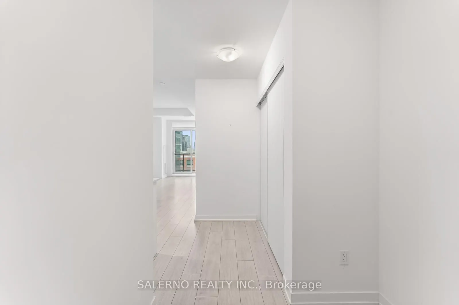 55 Duke Street W, #401