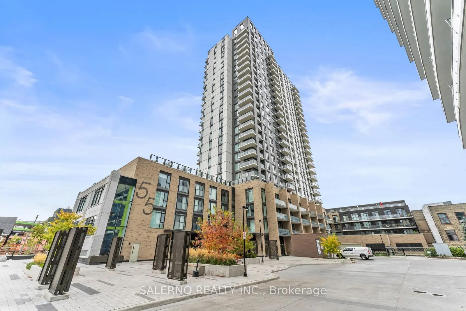55 Duke Street W, #401