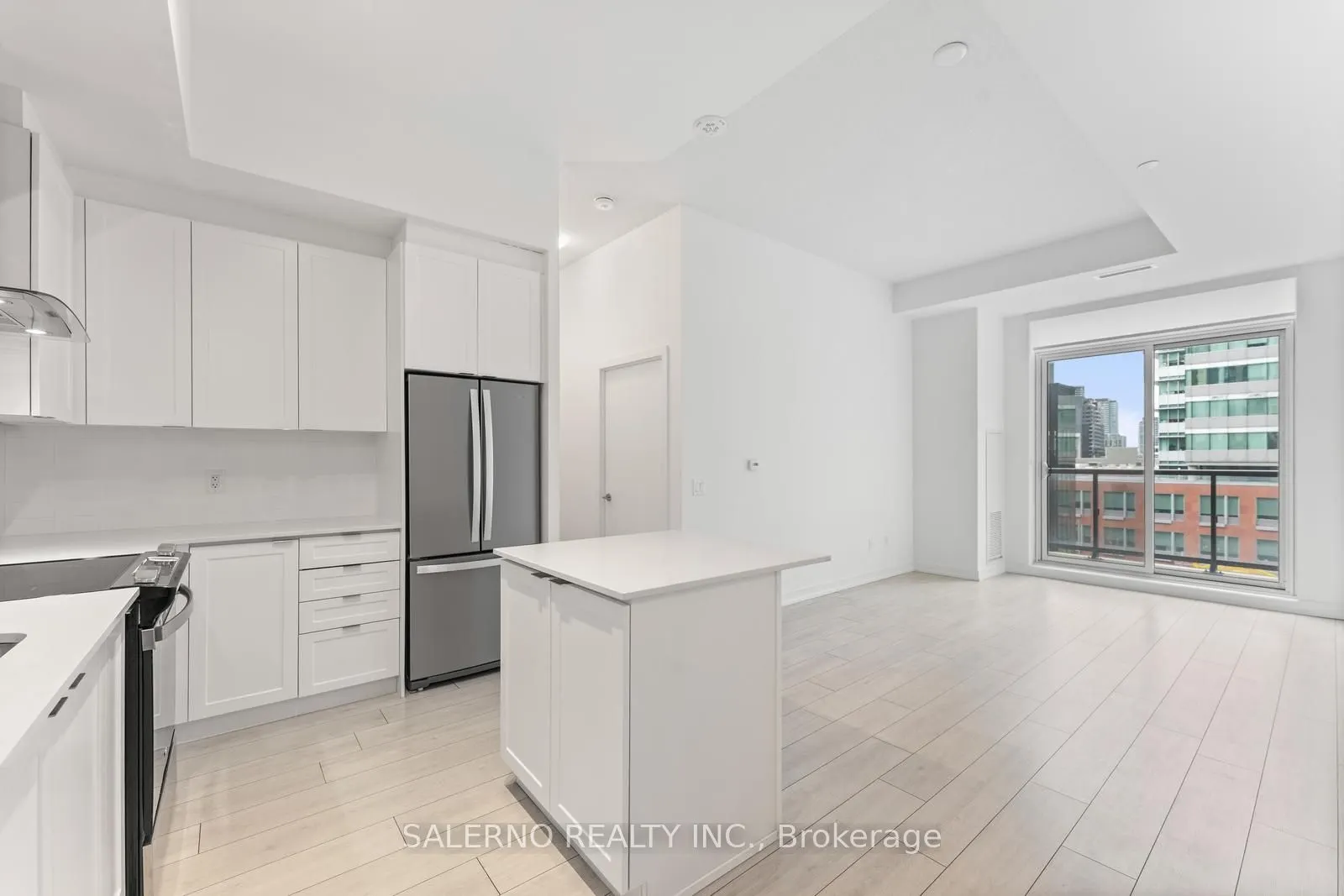 55 Duke Street W, #401