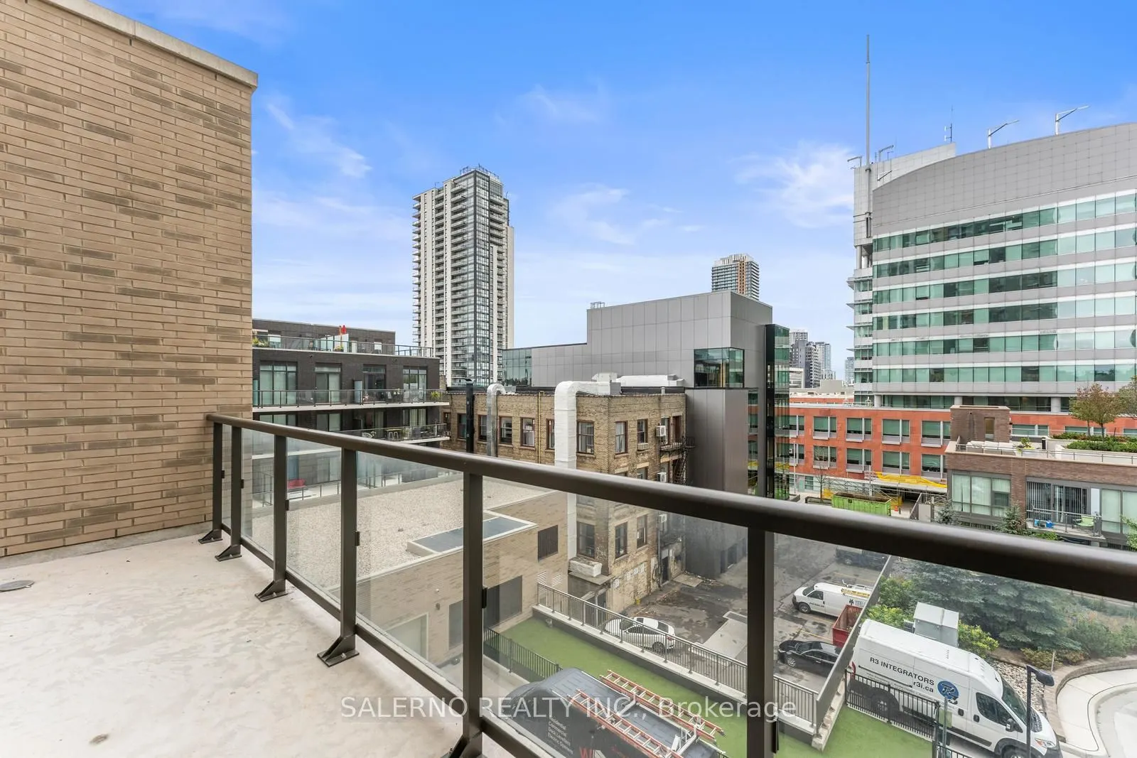 55 Duke Street W, #401