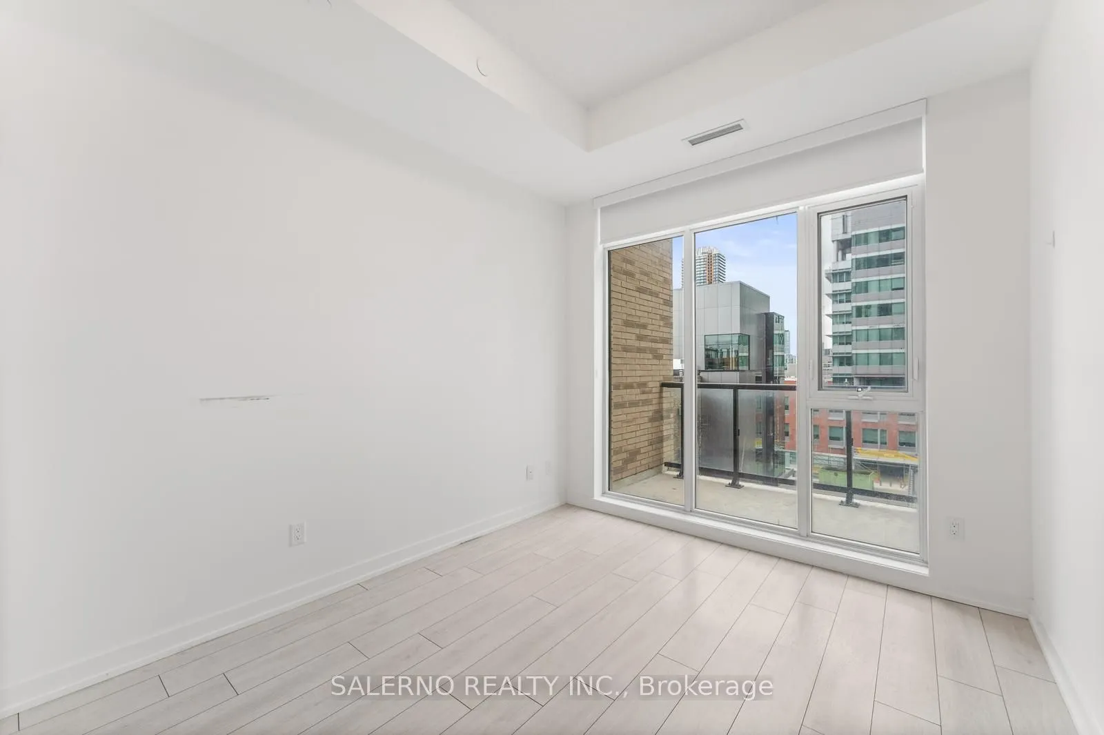 55 Duke Street W, #401