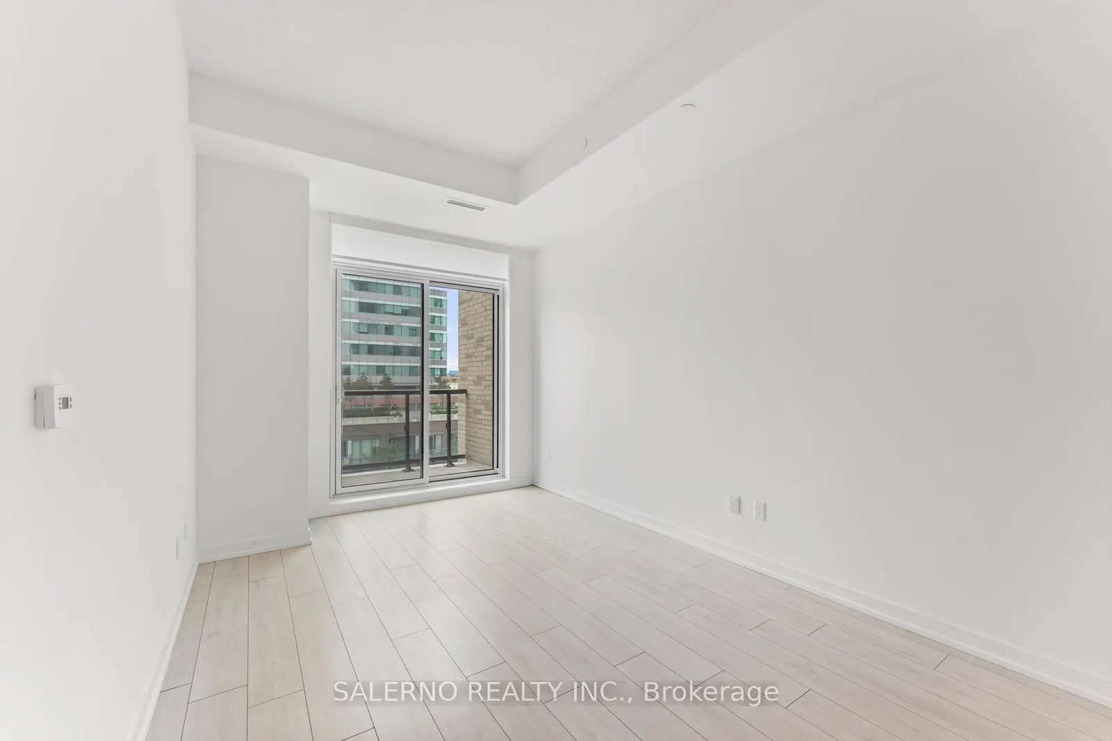 55 Duke Street W, #401