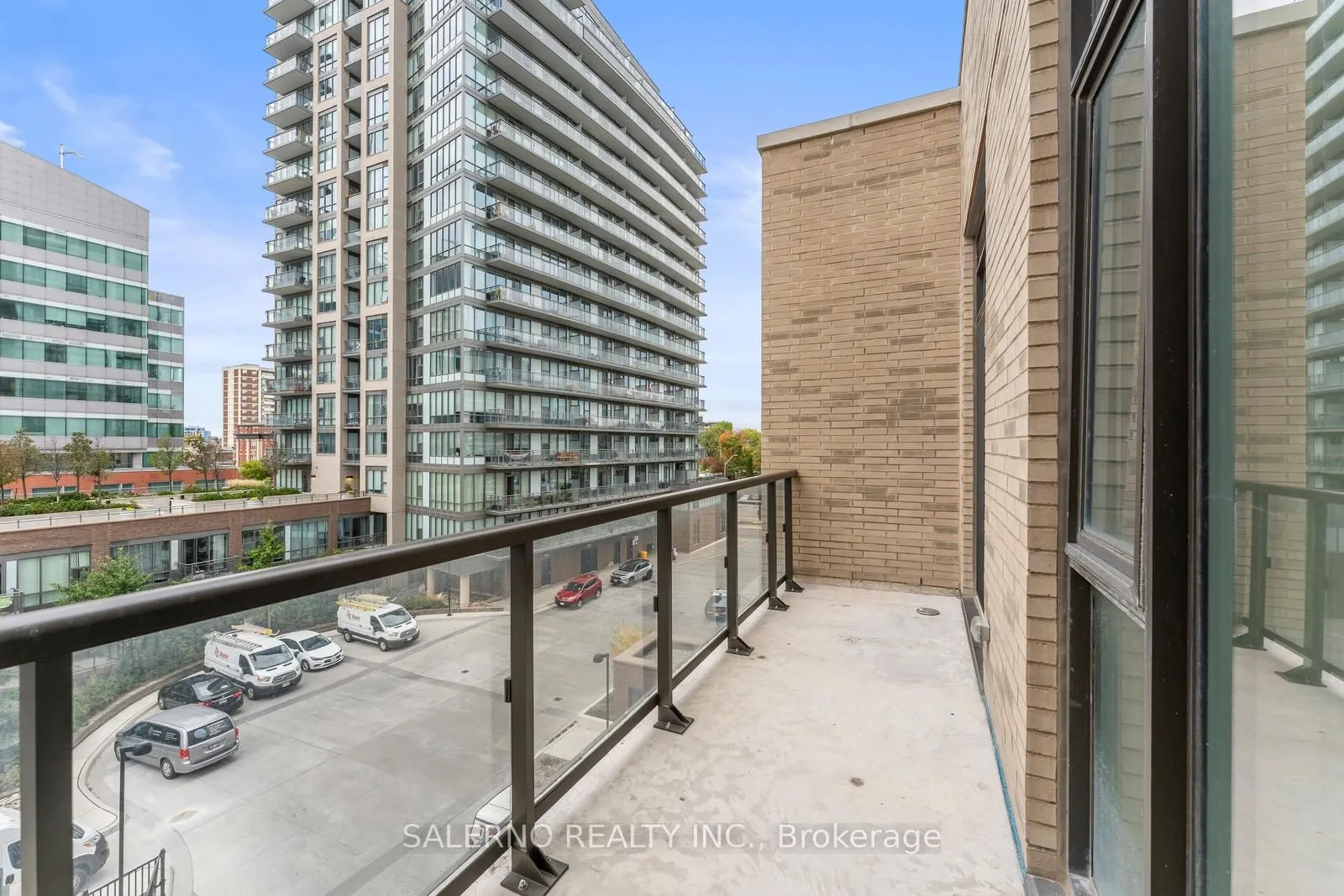 55 Duke Street W, #401