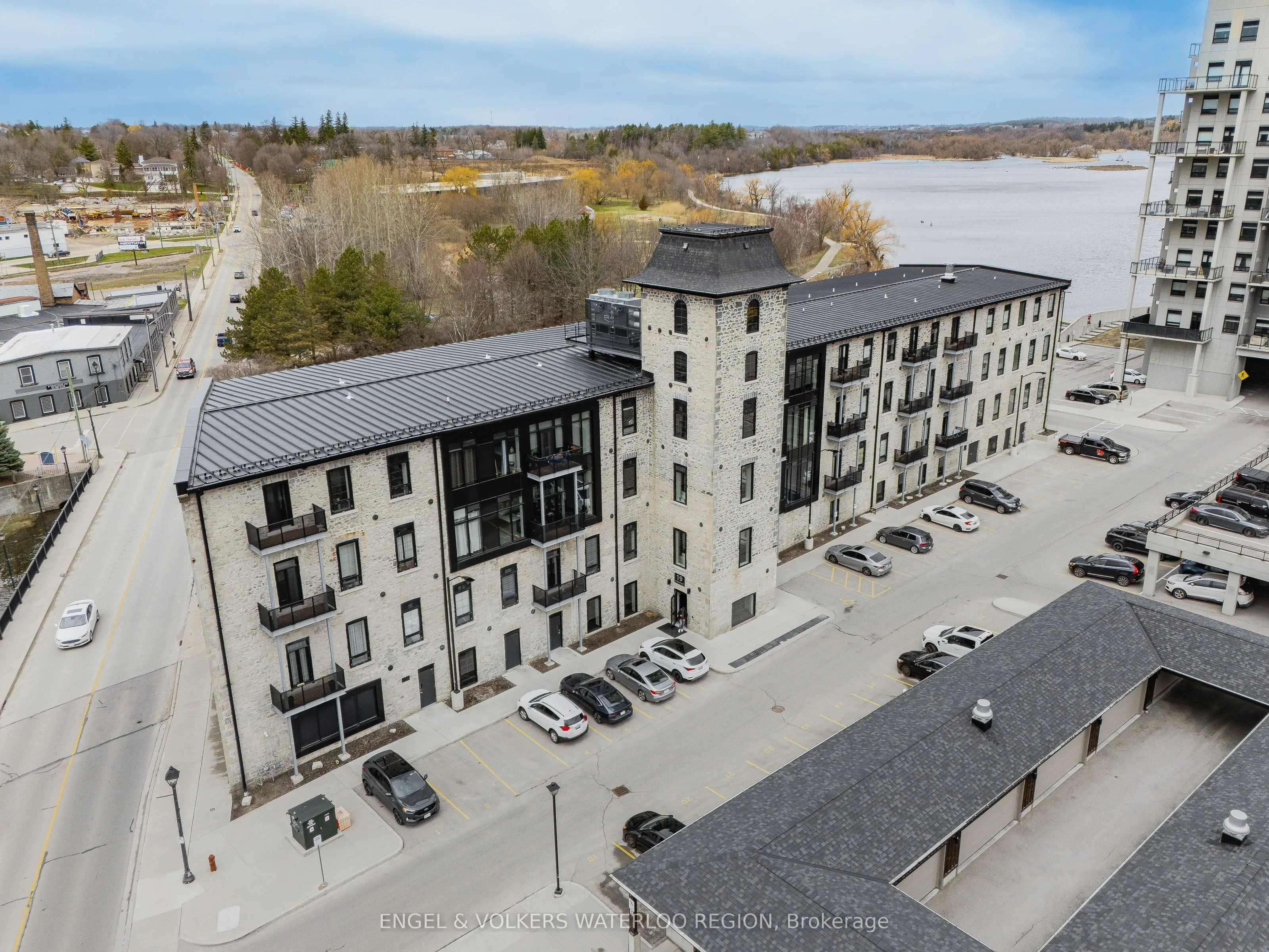 19 Guelph Avenue, #207