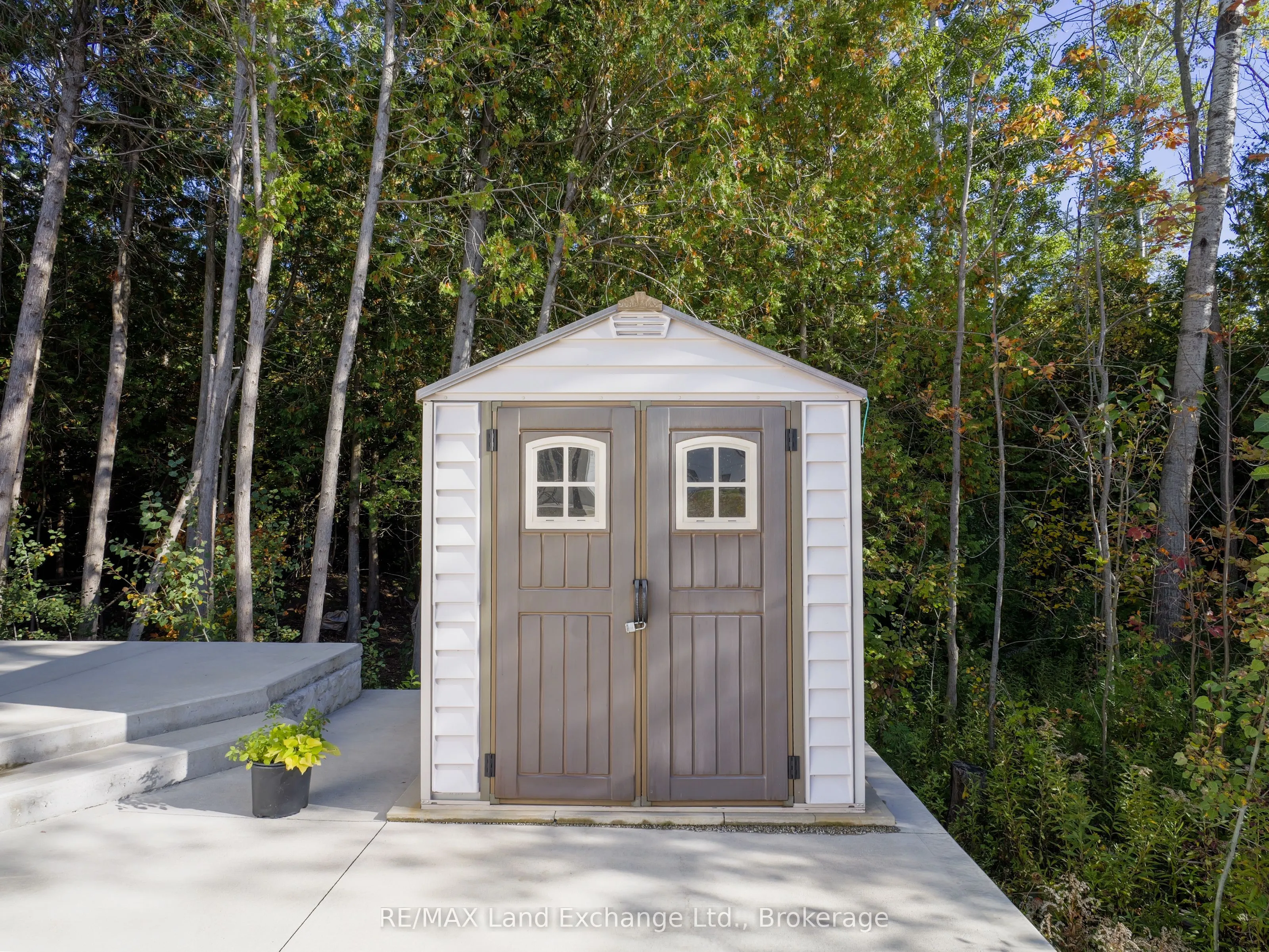 15 Lakeforest Drive