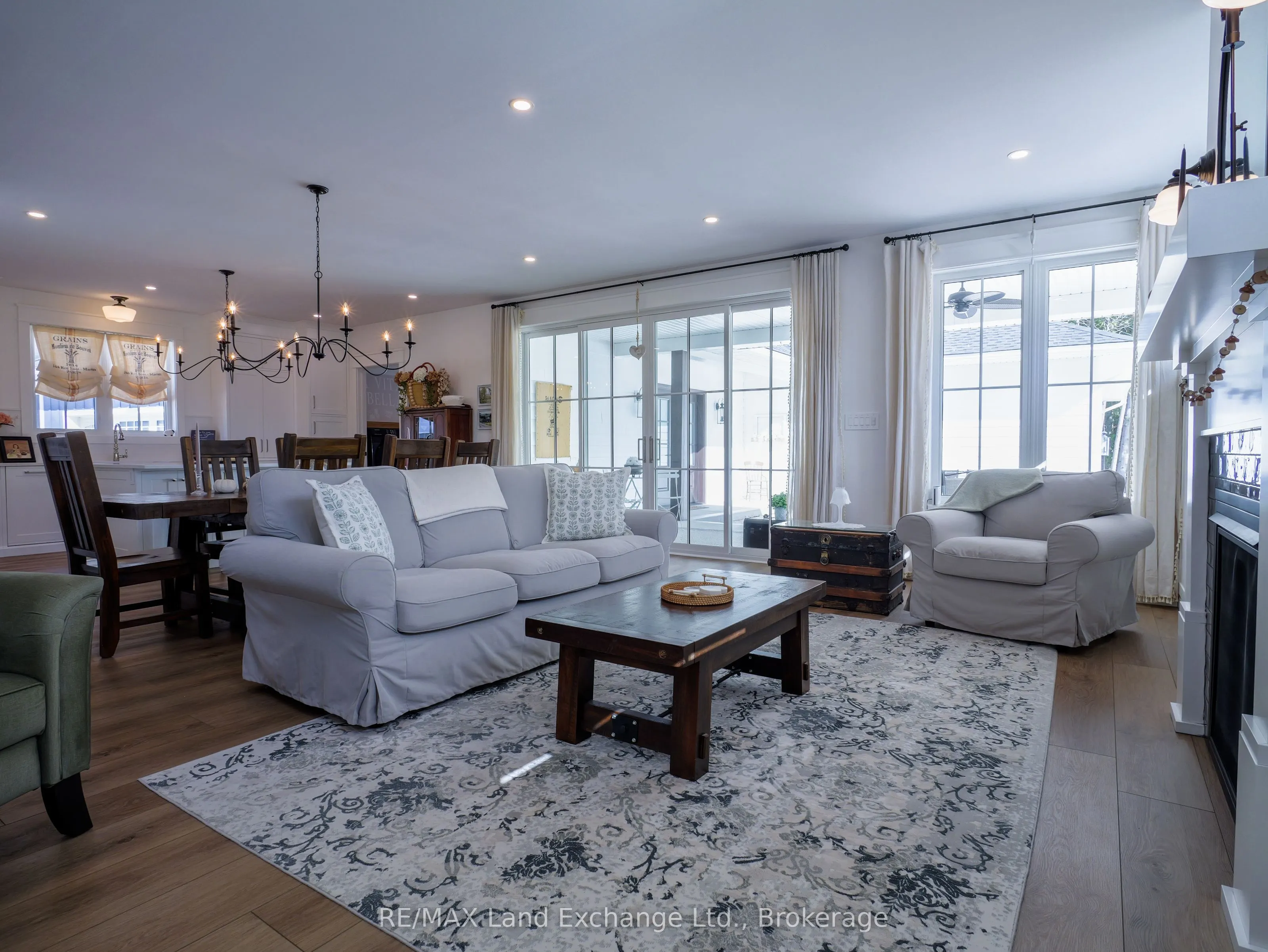 15 Lakeforest Drive