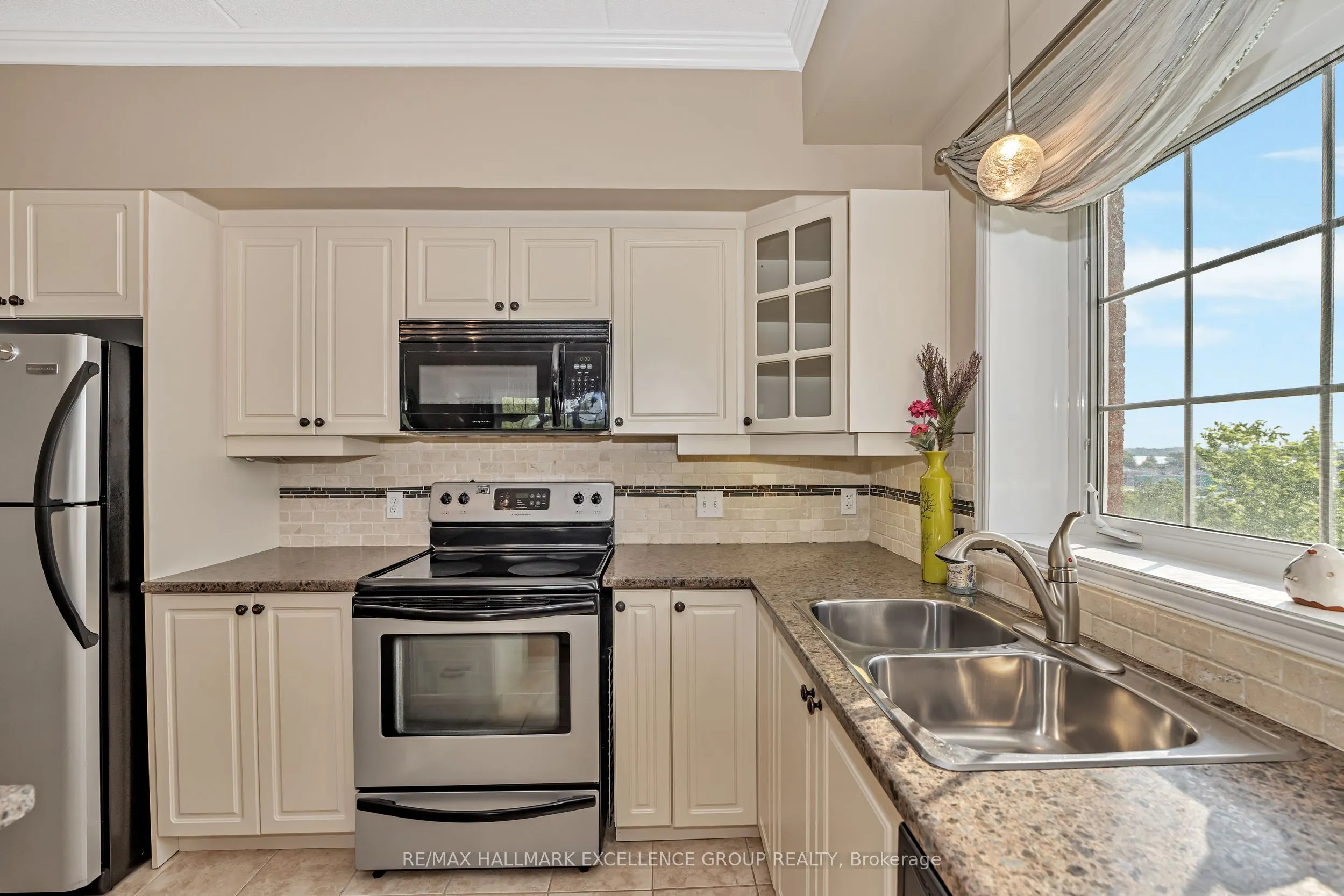 2360 Albert Street, #107