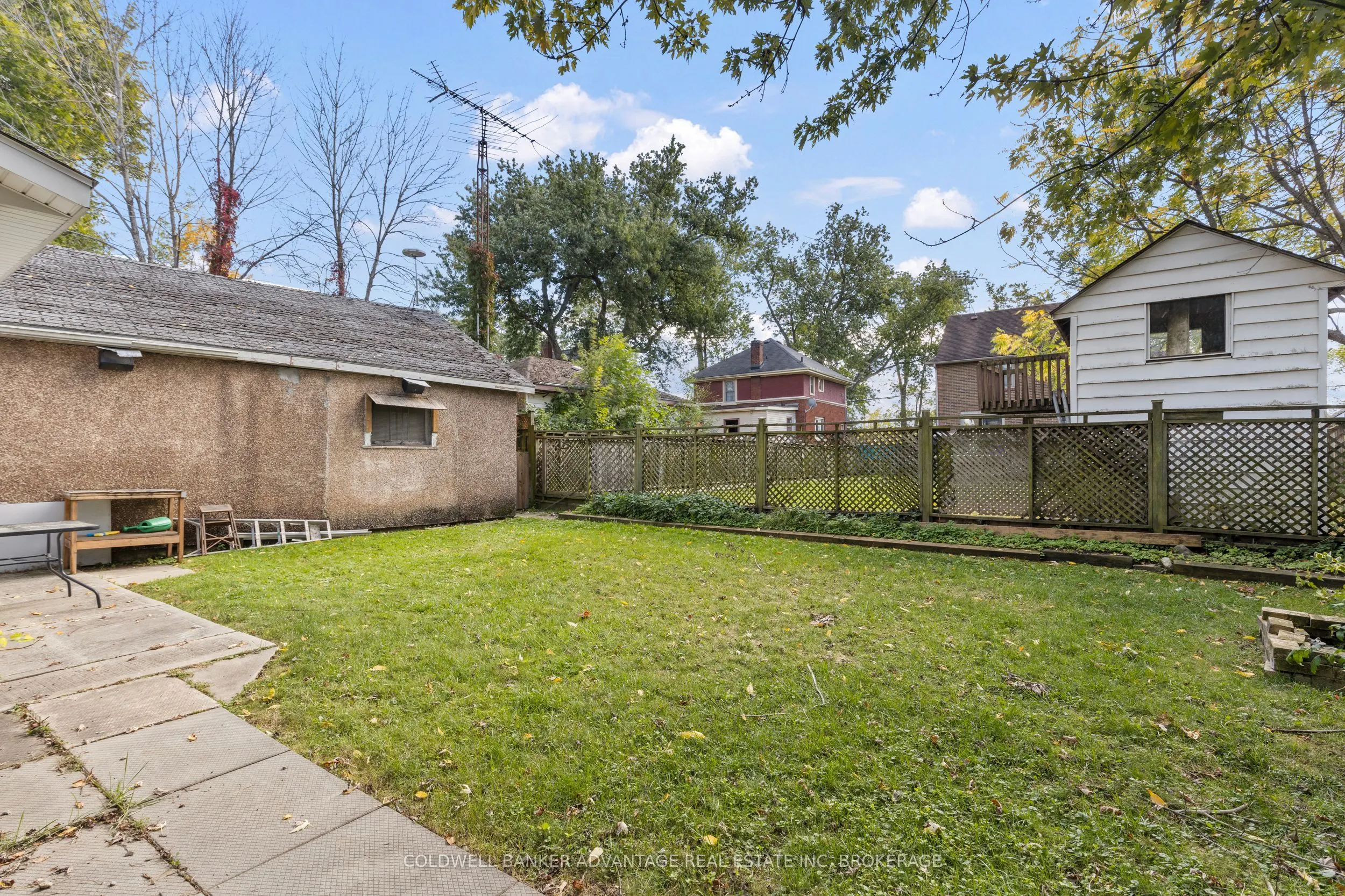 105 MAPLE Avenue