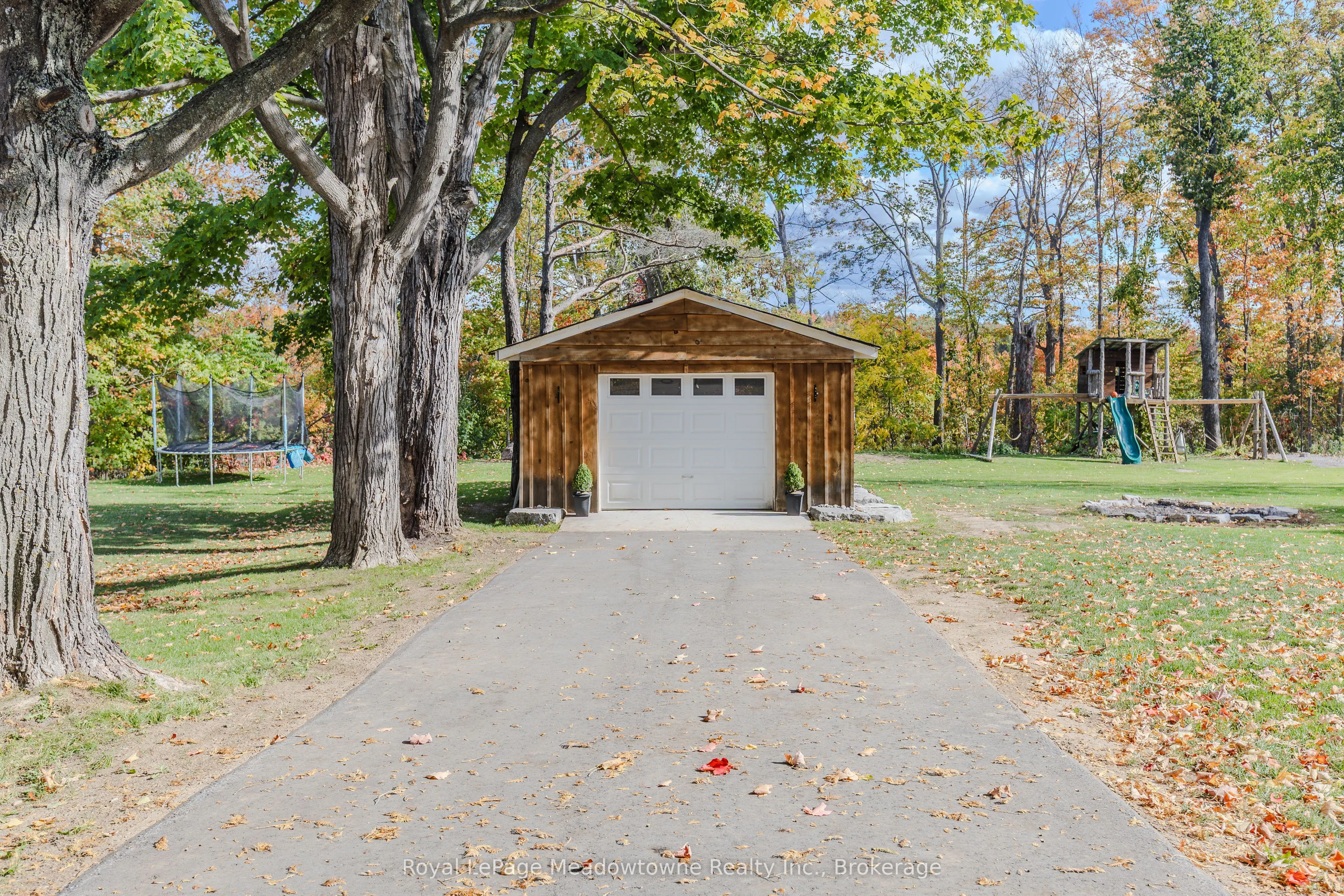 2632 Lakefield Road