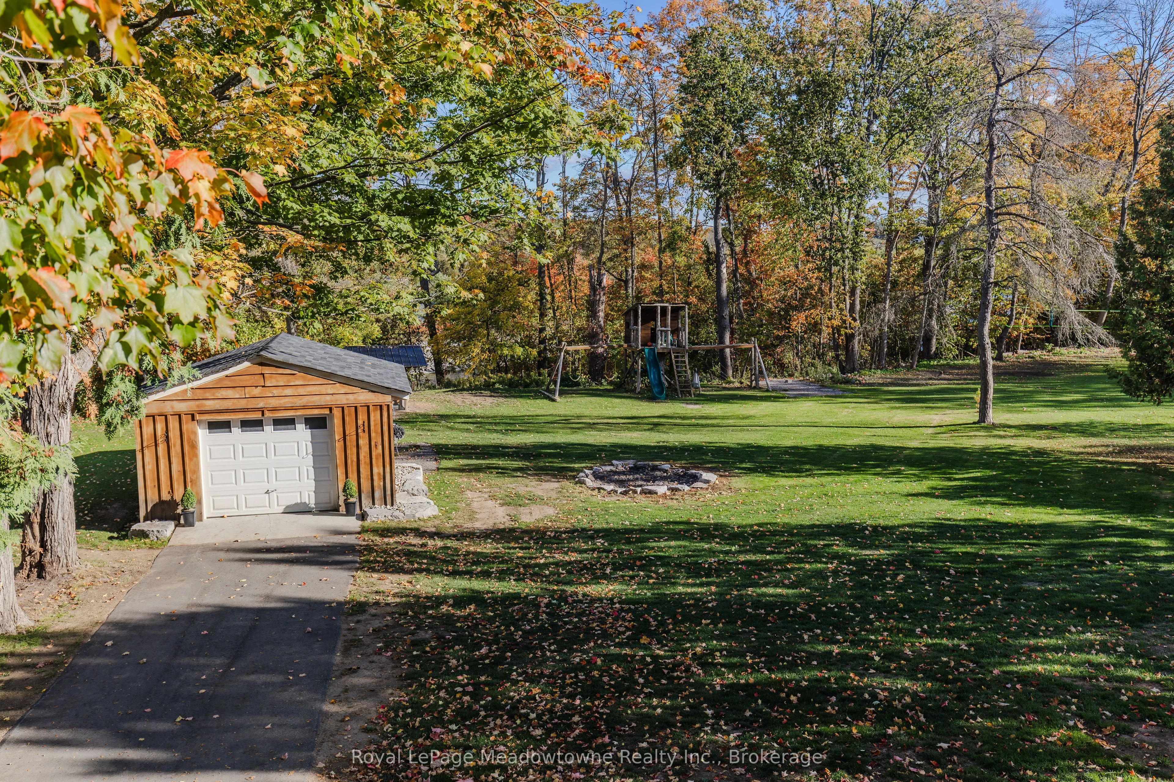 2632 Lakefield Road