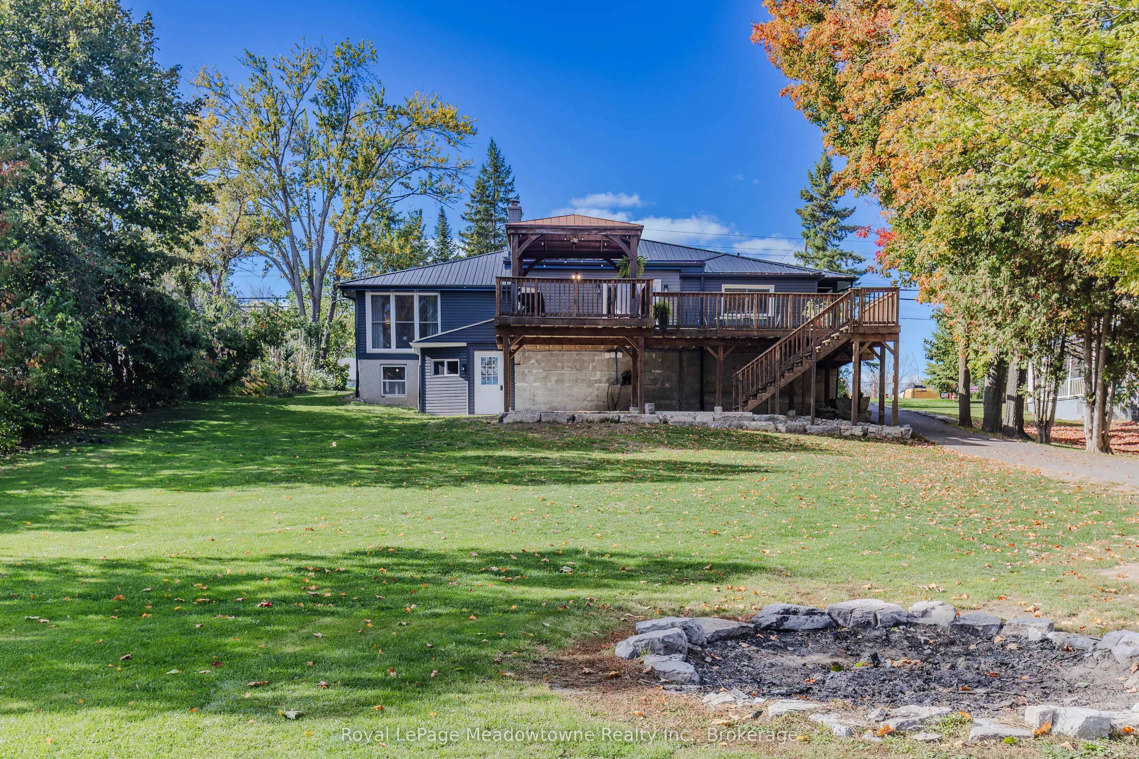 2632 Lakefield Road