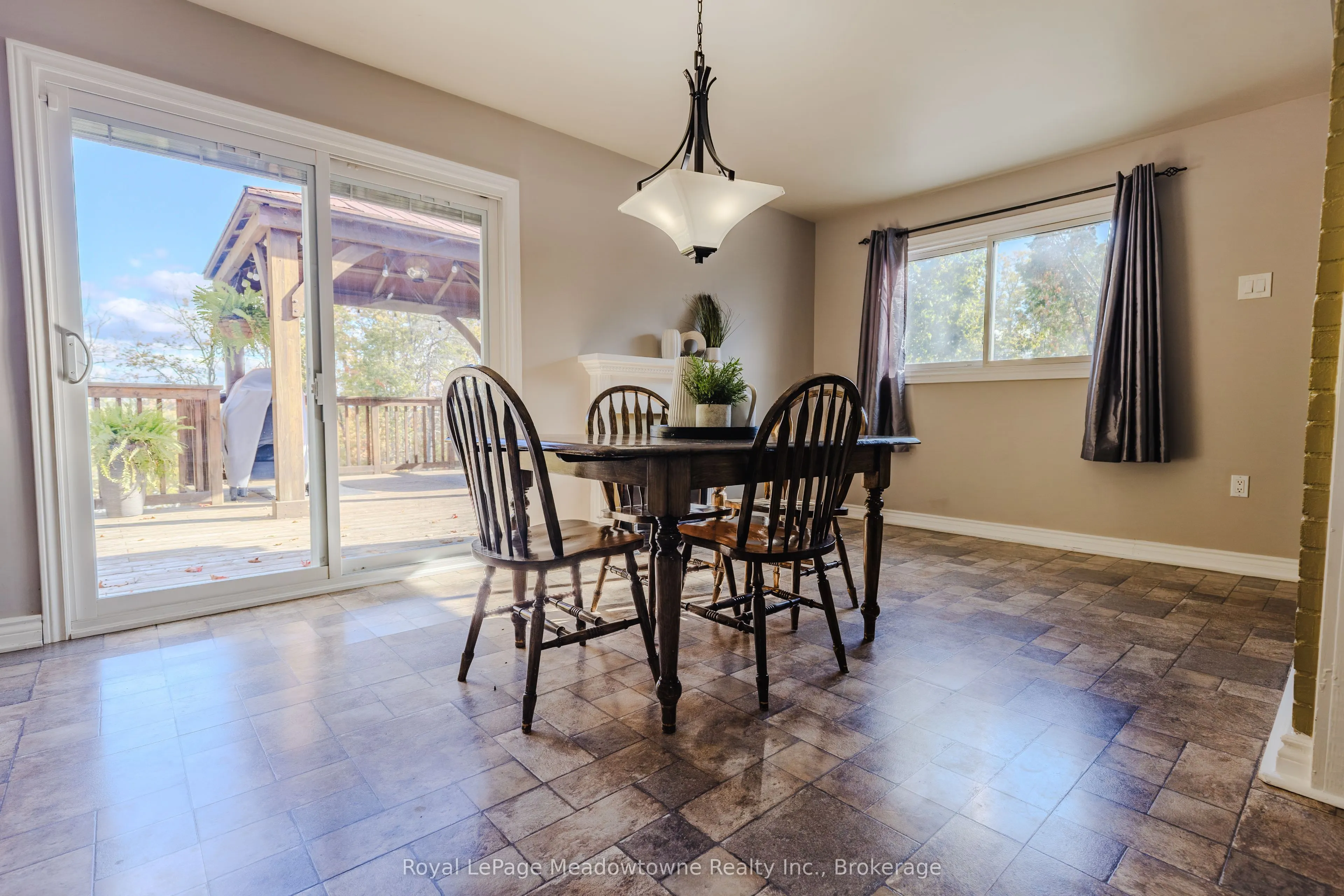 2632 Lakefield Road