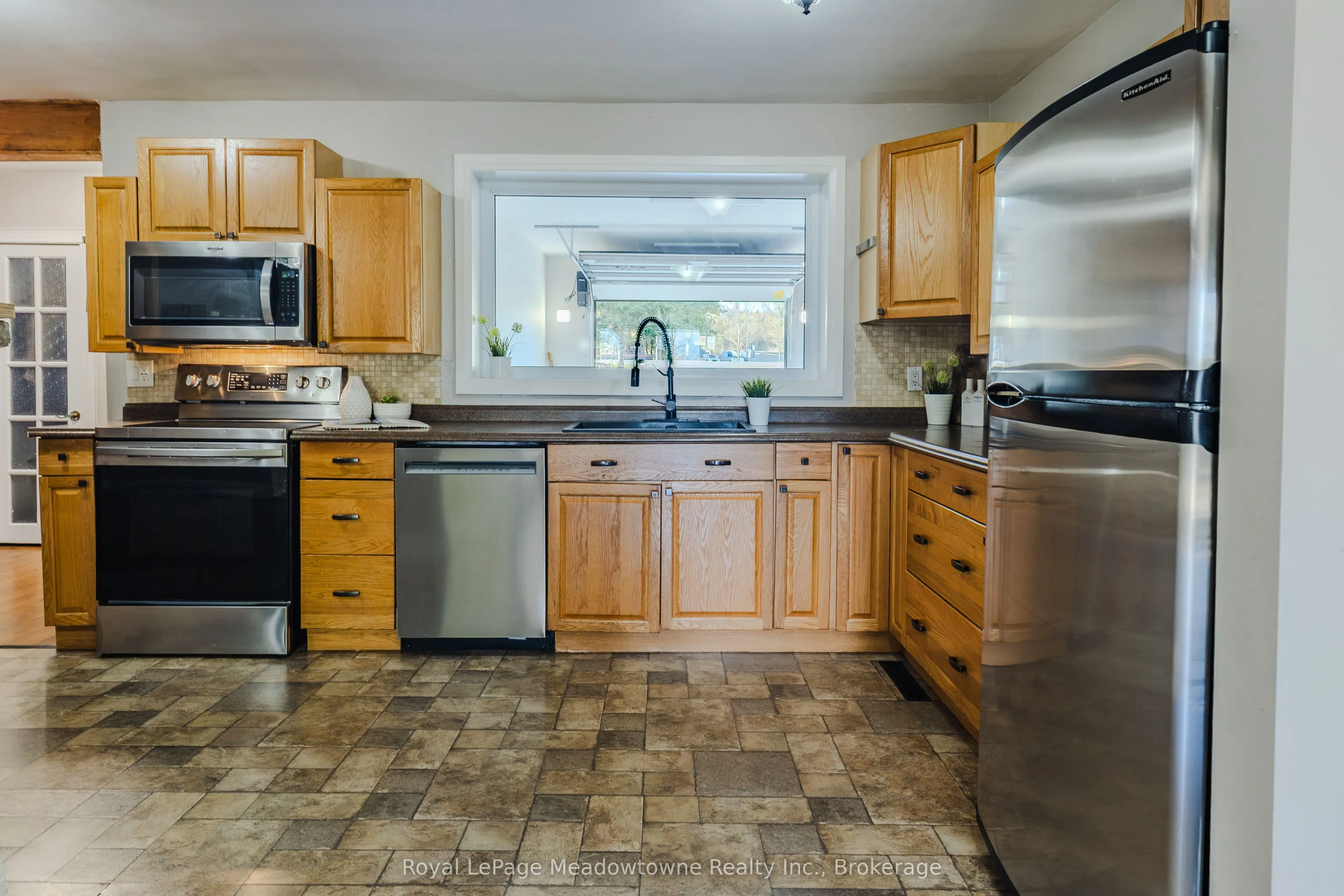 2632 Lakefield Road