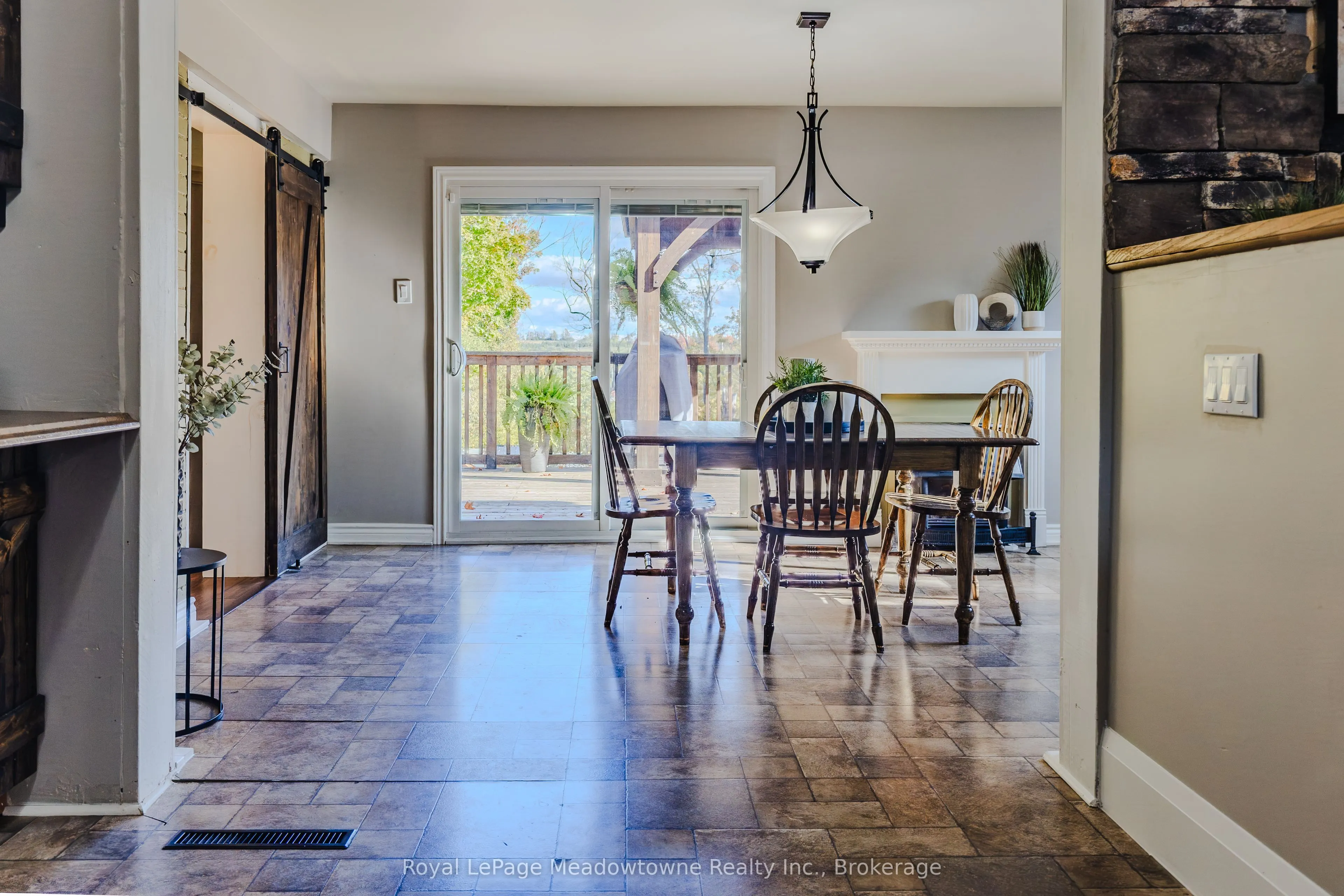 2632 Lakefield Road
