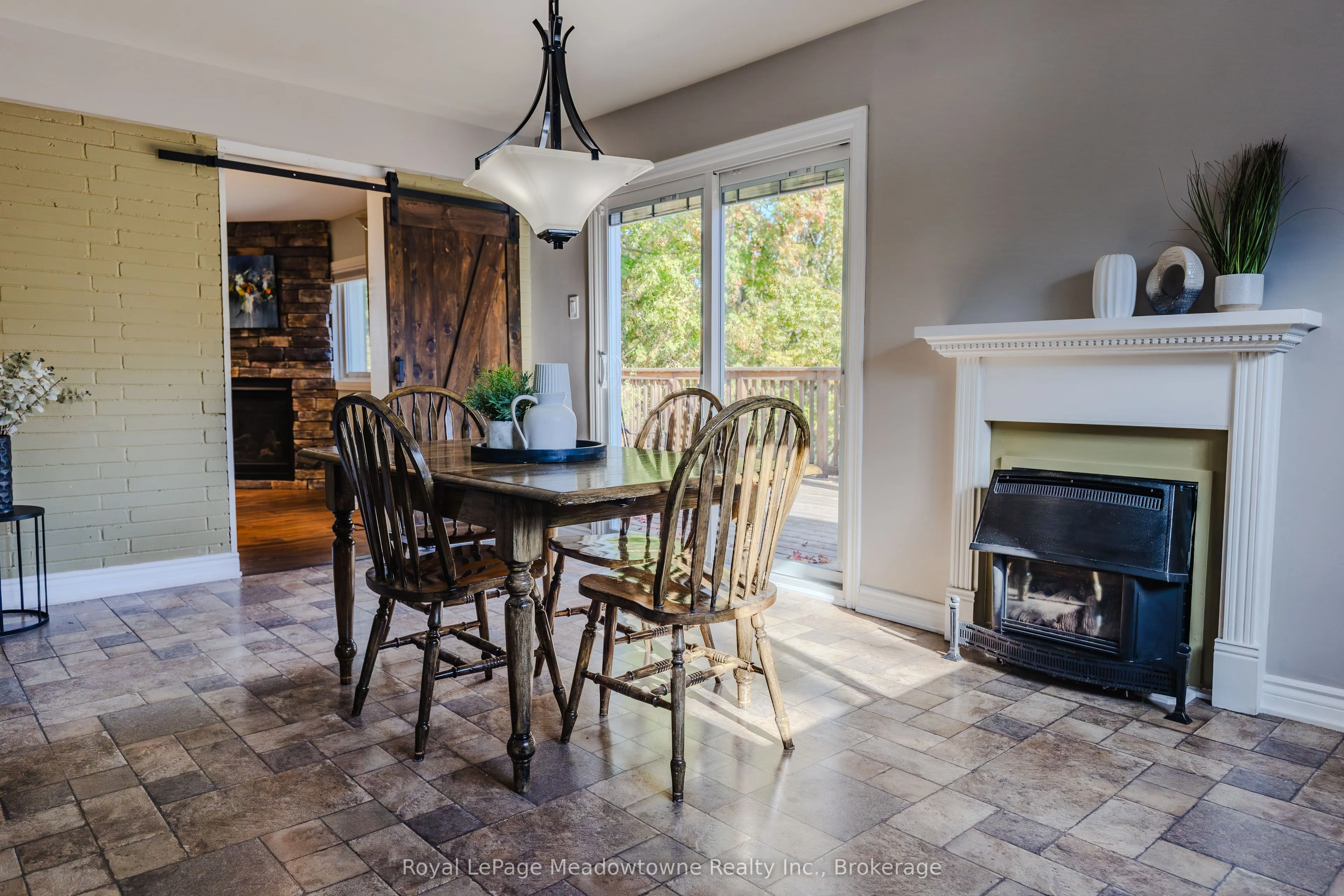2632 Lakefield Road