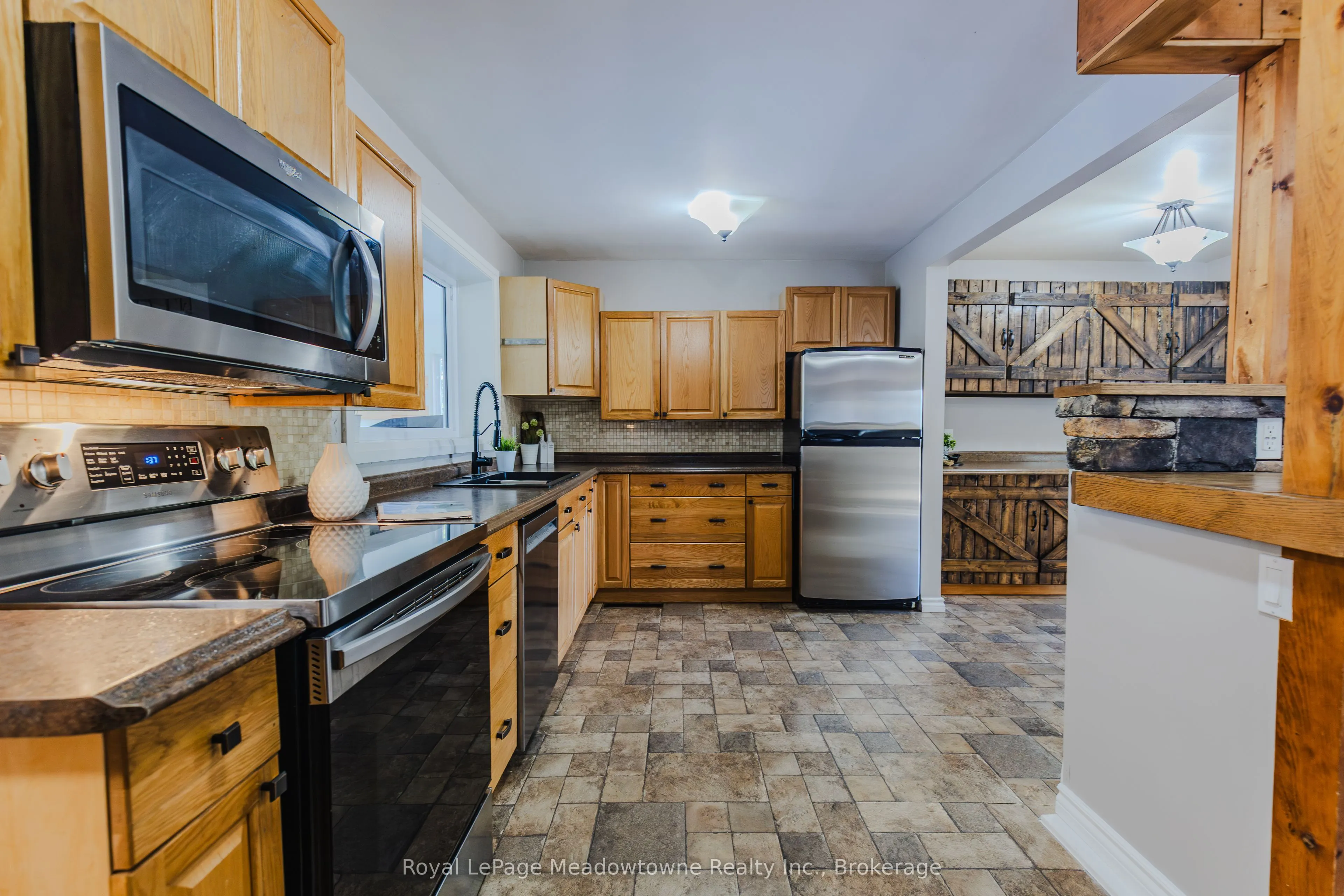 2632 Lakefield Road