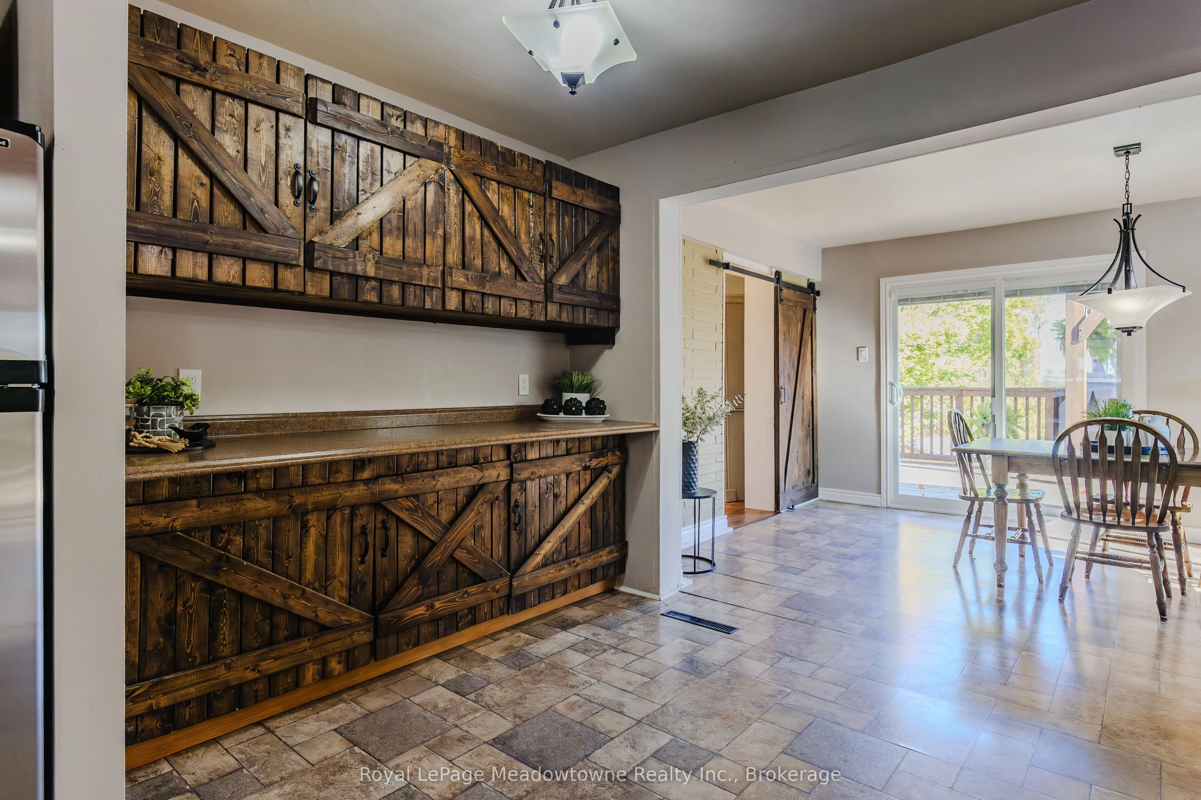 2632 Lakefield Road