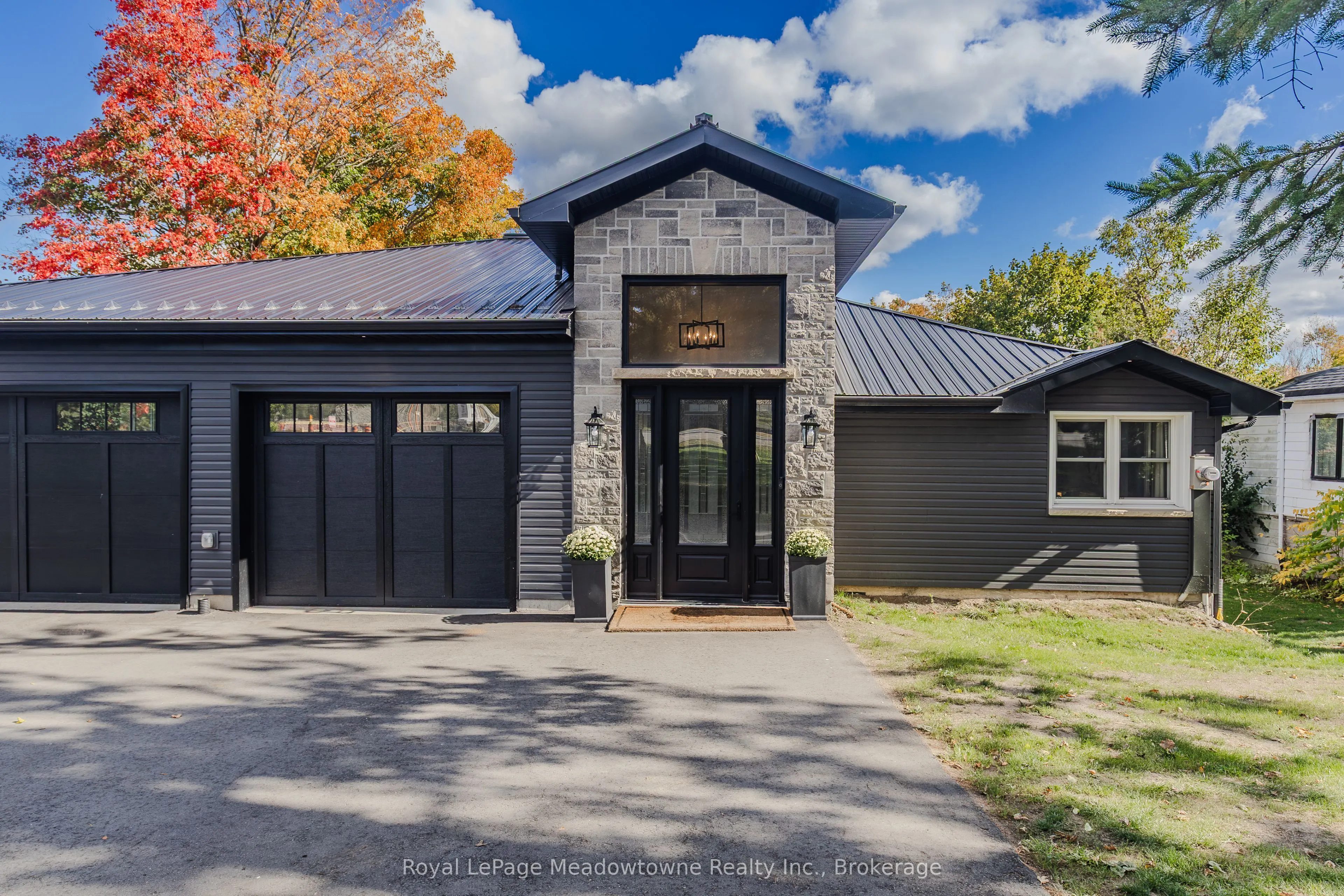 2632 Lakefield Road