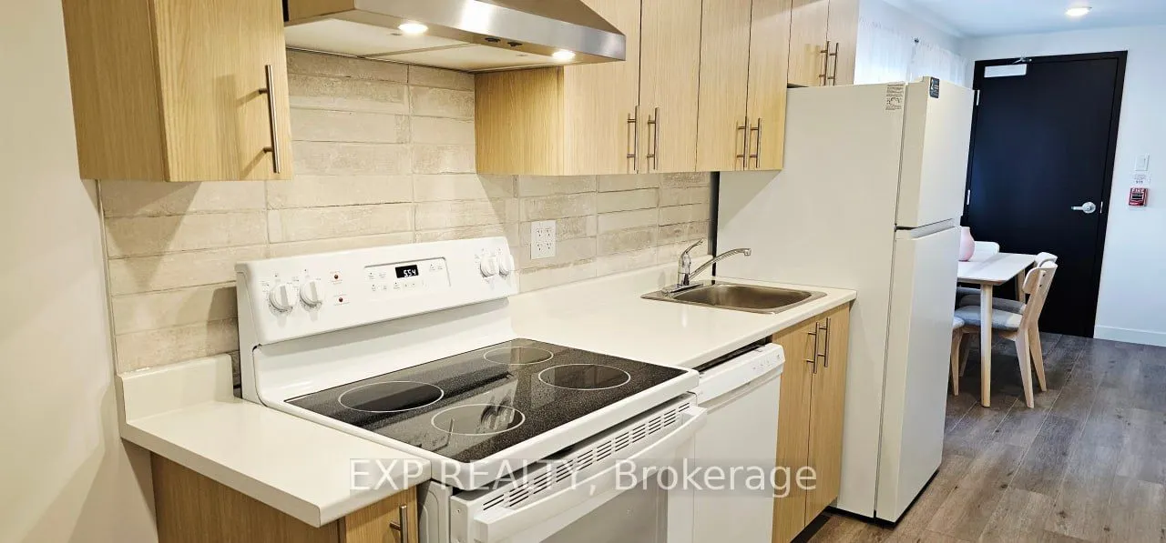 216 Mcarthur Avenue, #102
