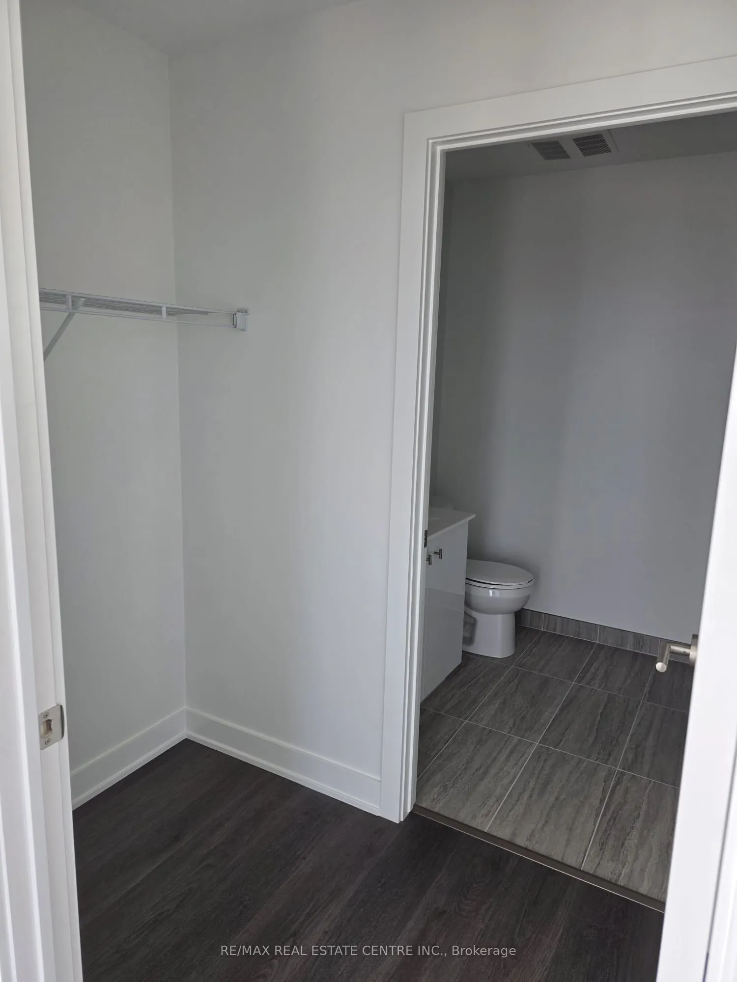 25 Wellington Street S, #1212