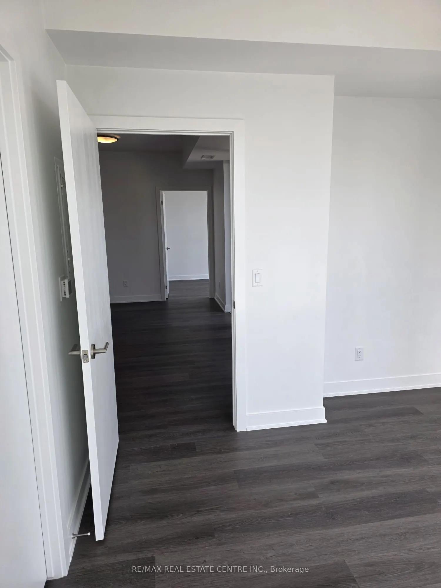 25 Wellington Street S, #1212