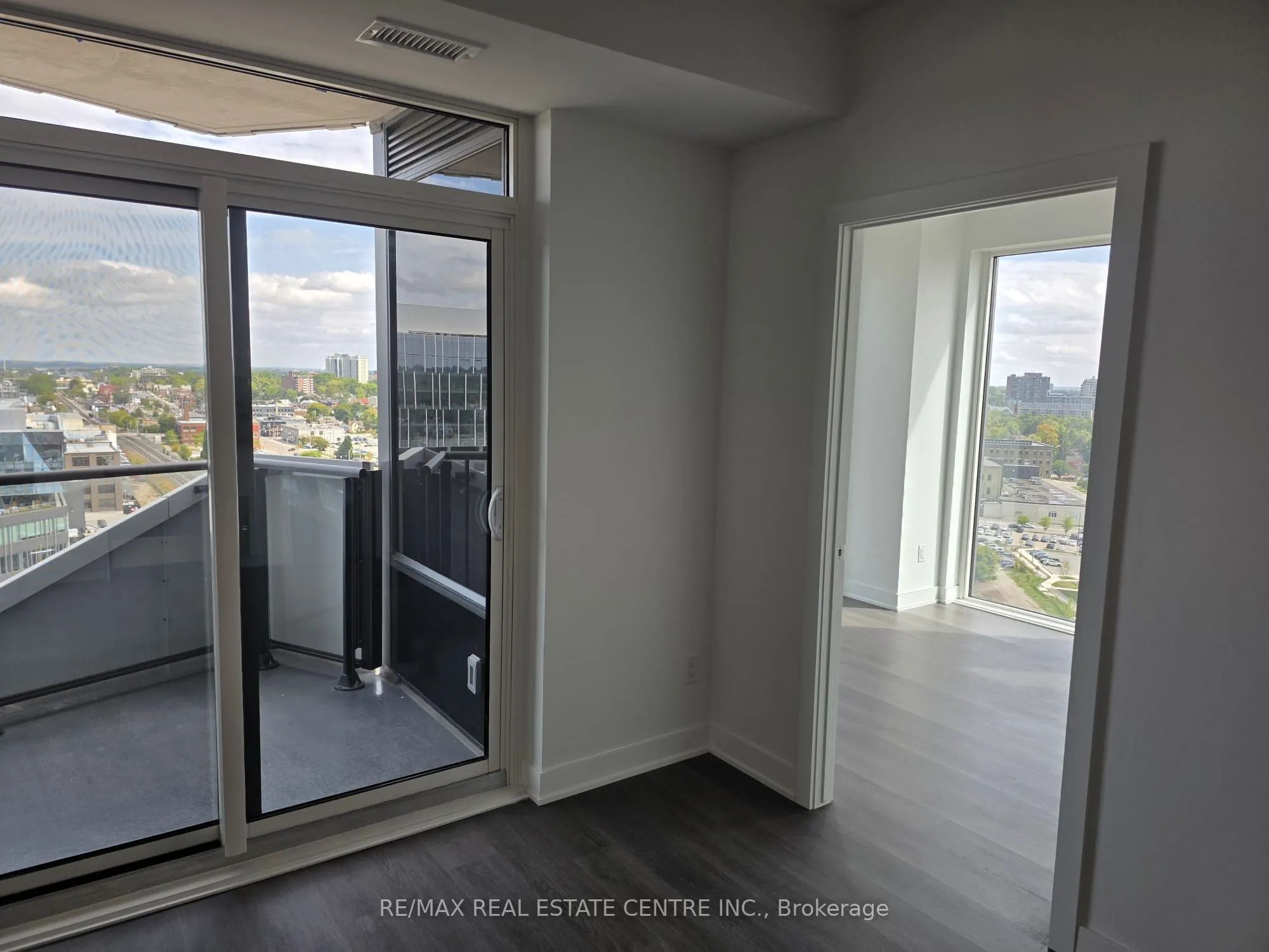 25 Wellington Street S, #1212