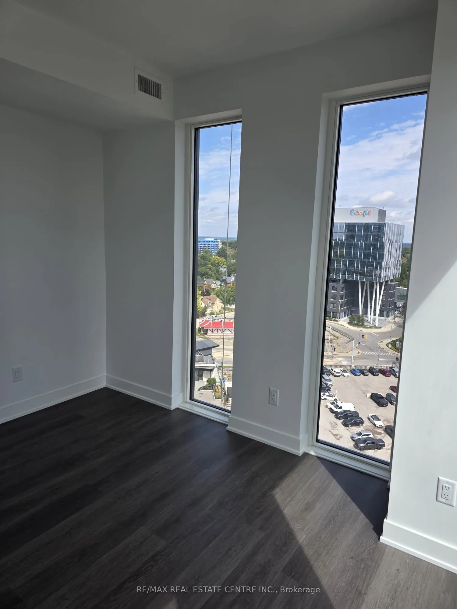 25 Wellington Street S, #1212