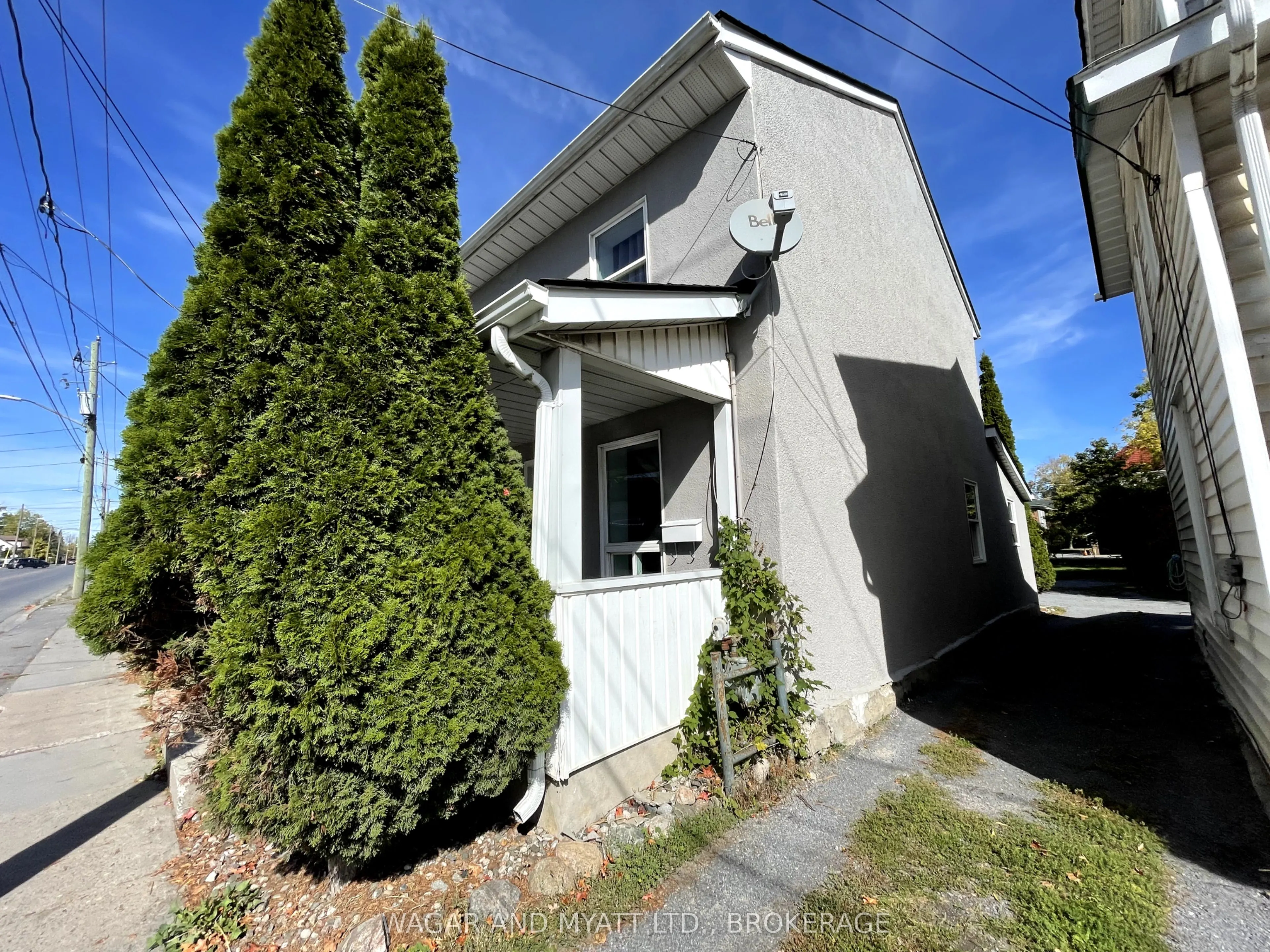 157-159 Centre Street N