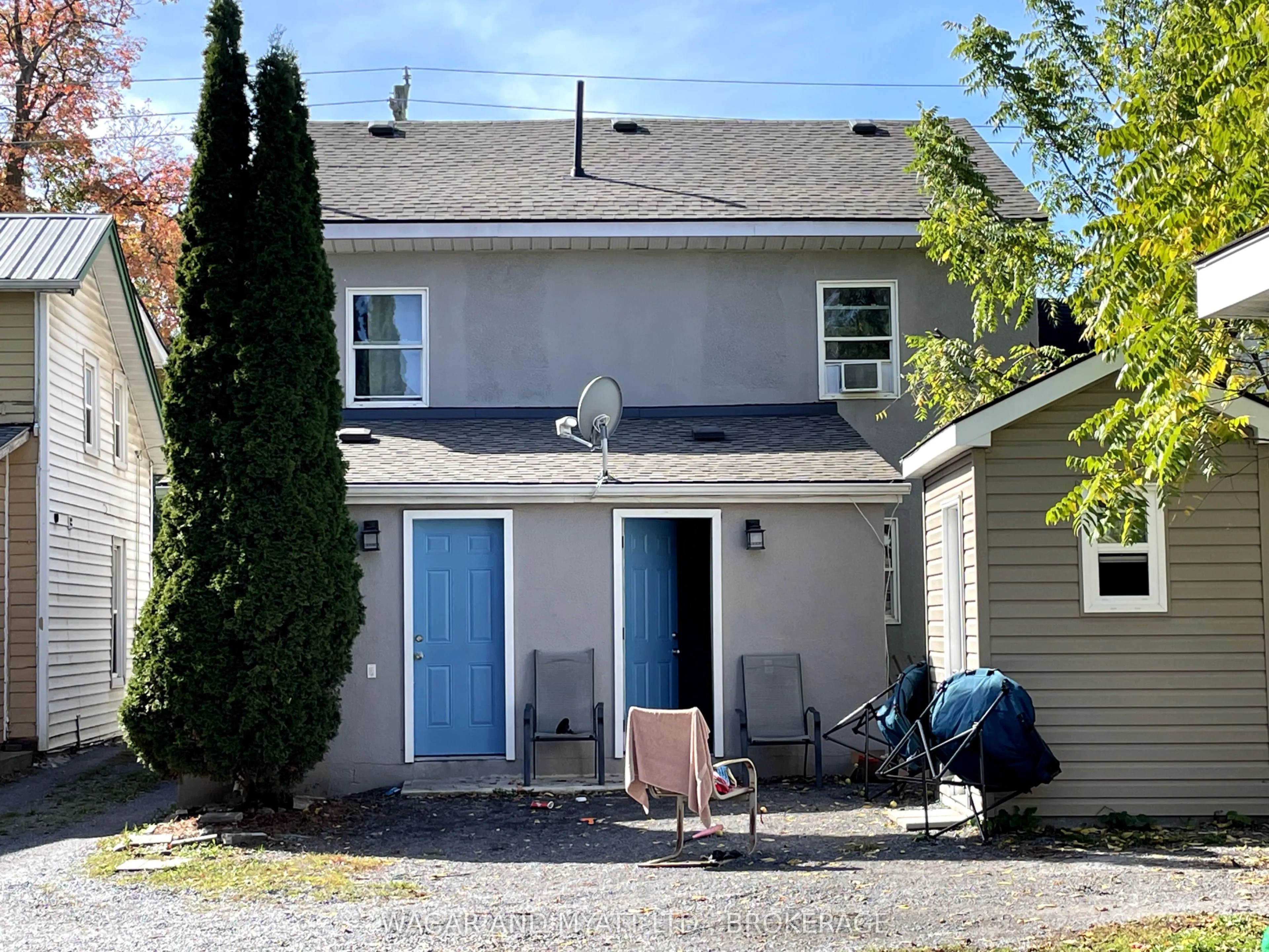 157-159 Centre Street N