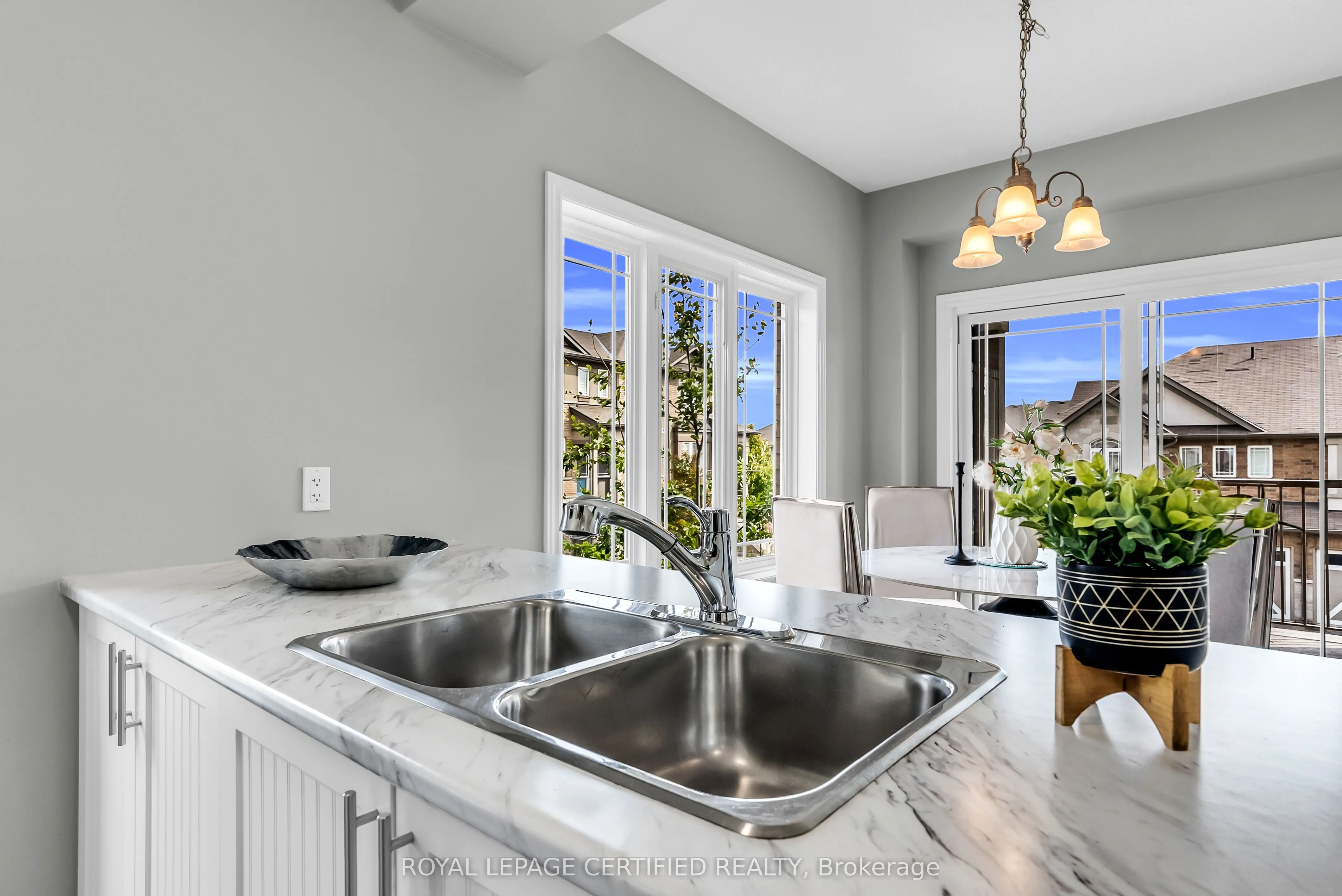 89 Bloom Crescent