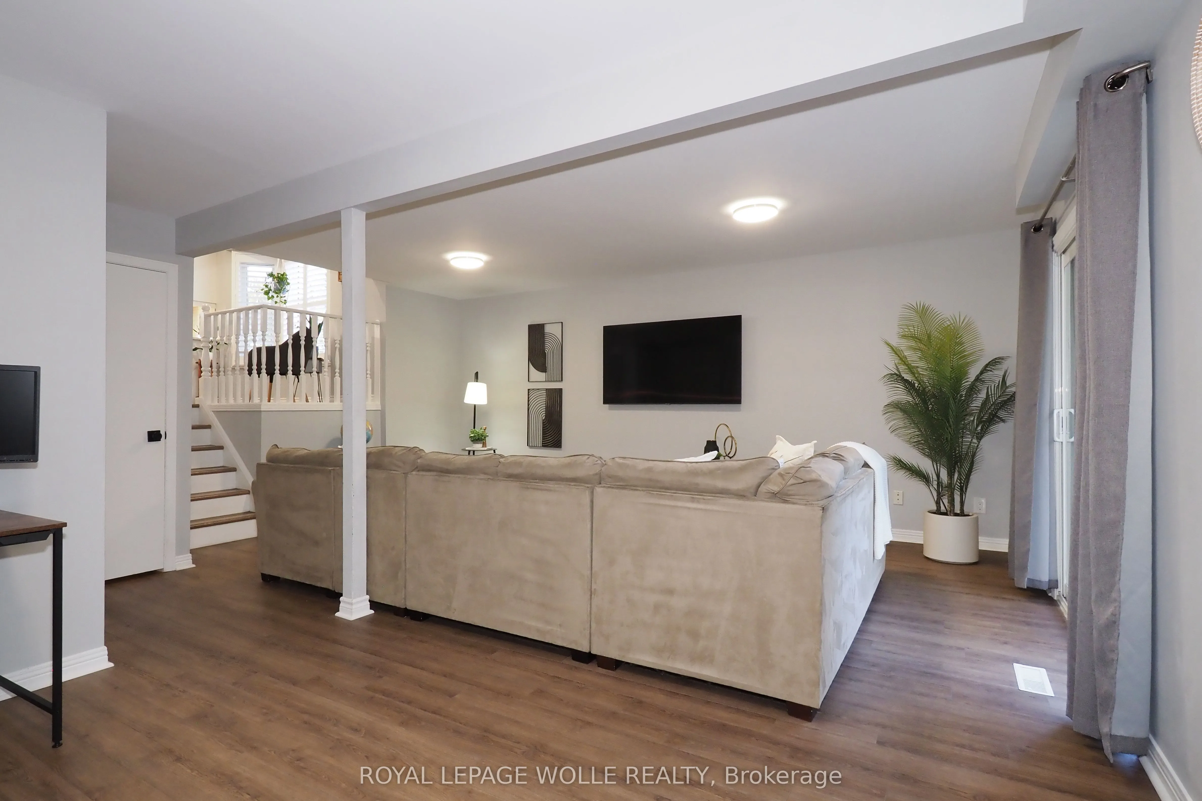 7 Caprice Court