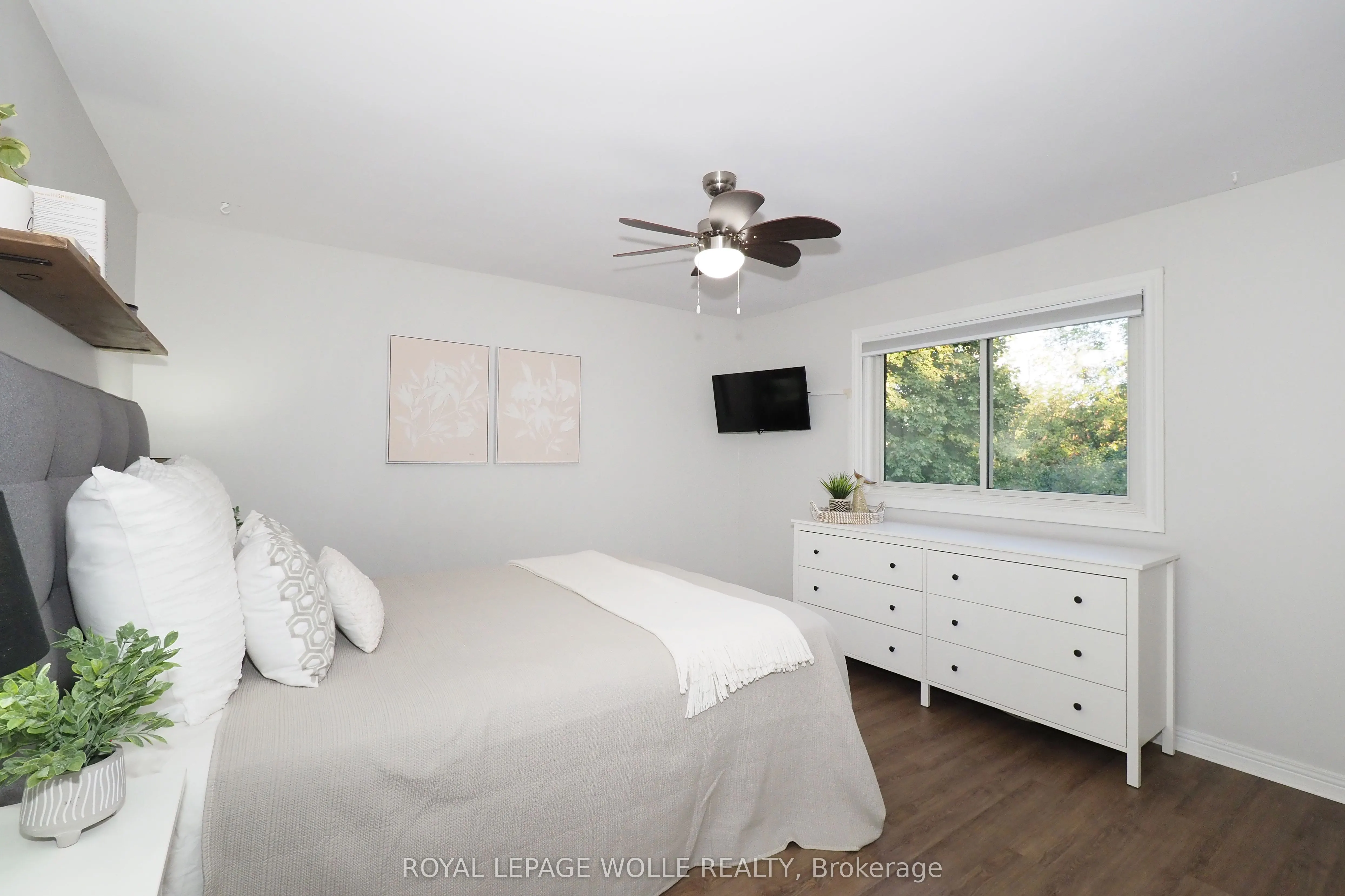 7 Caprice Court