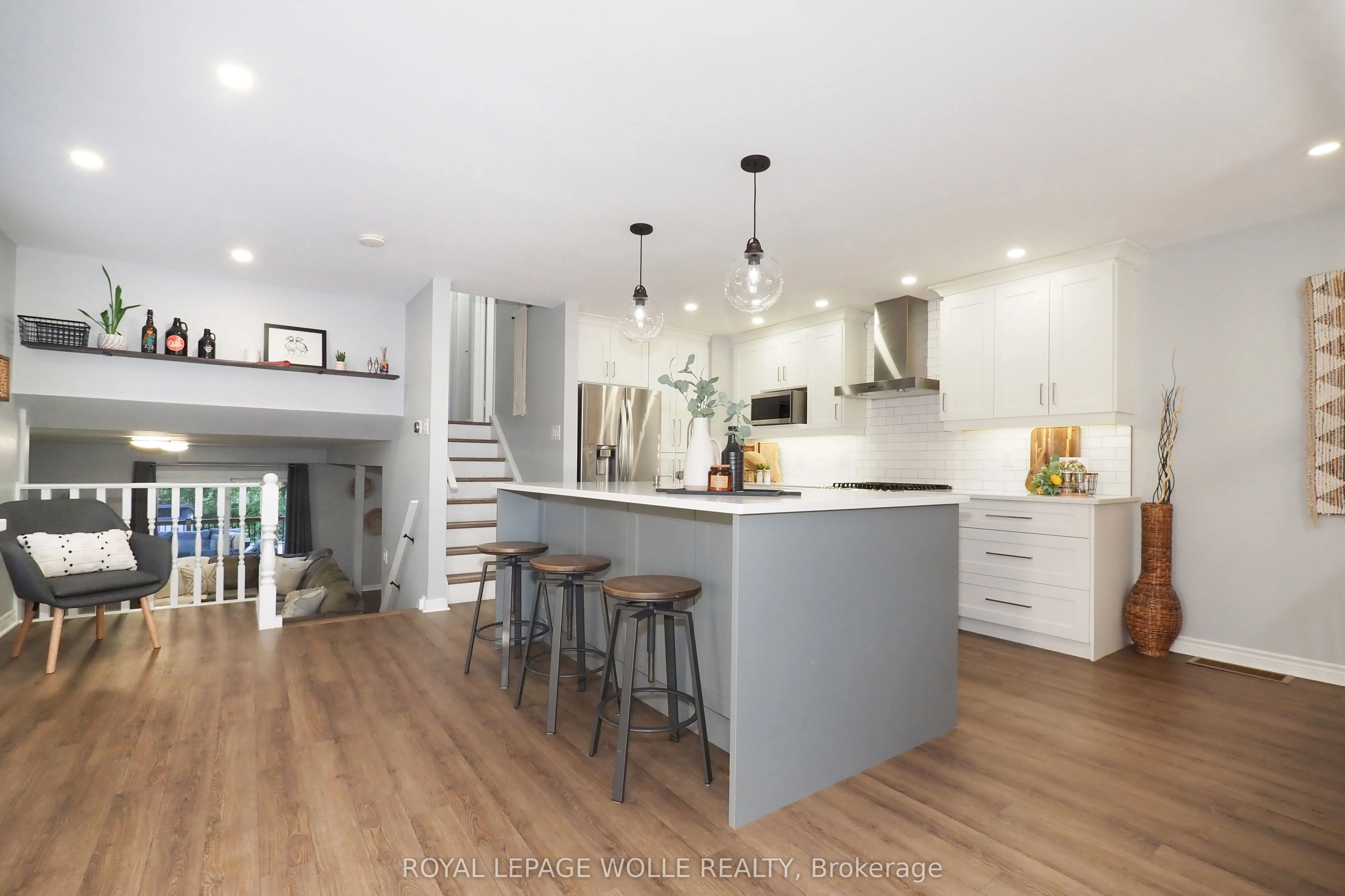 7 Caprice Court