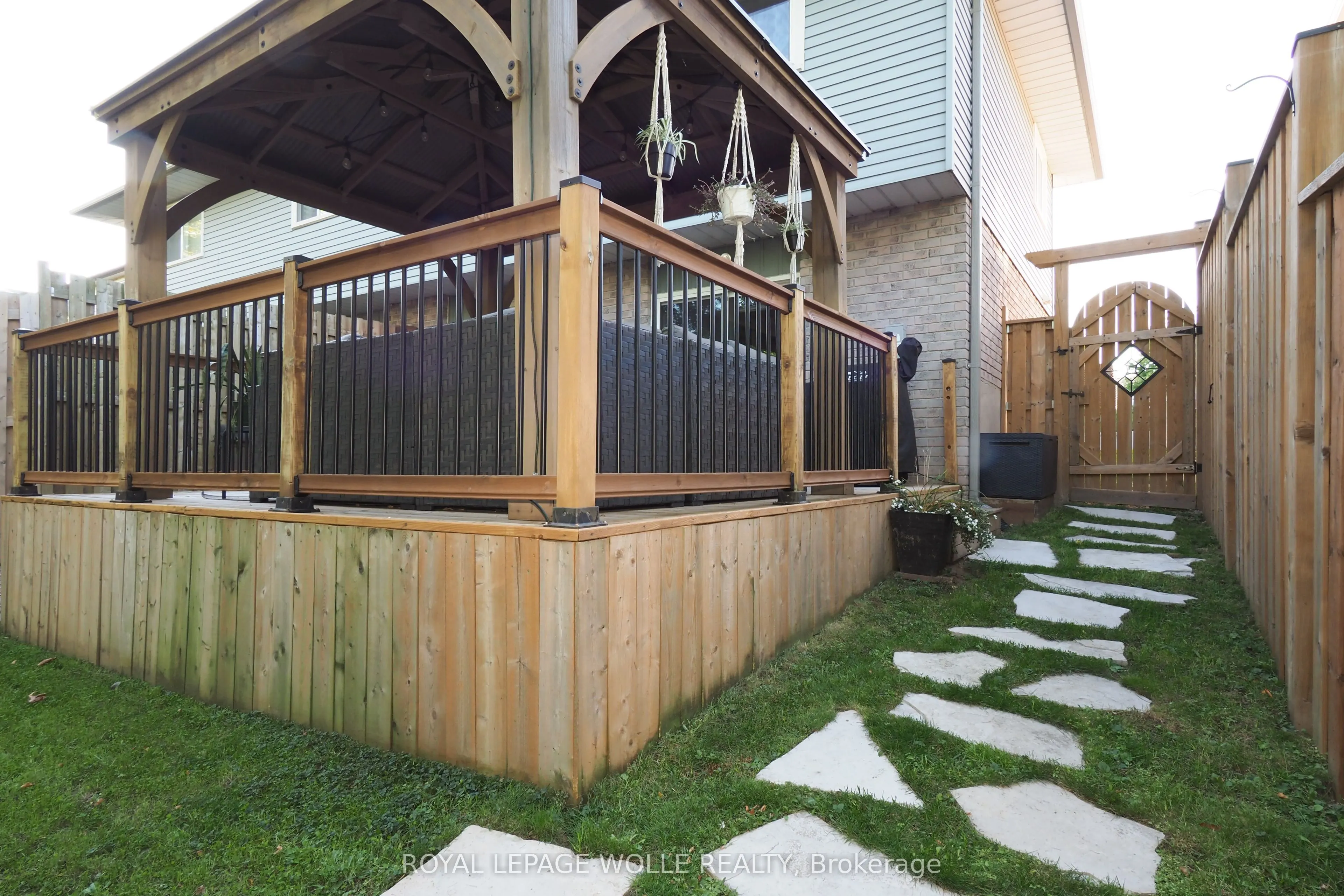 7 Caprice Court