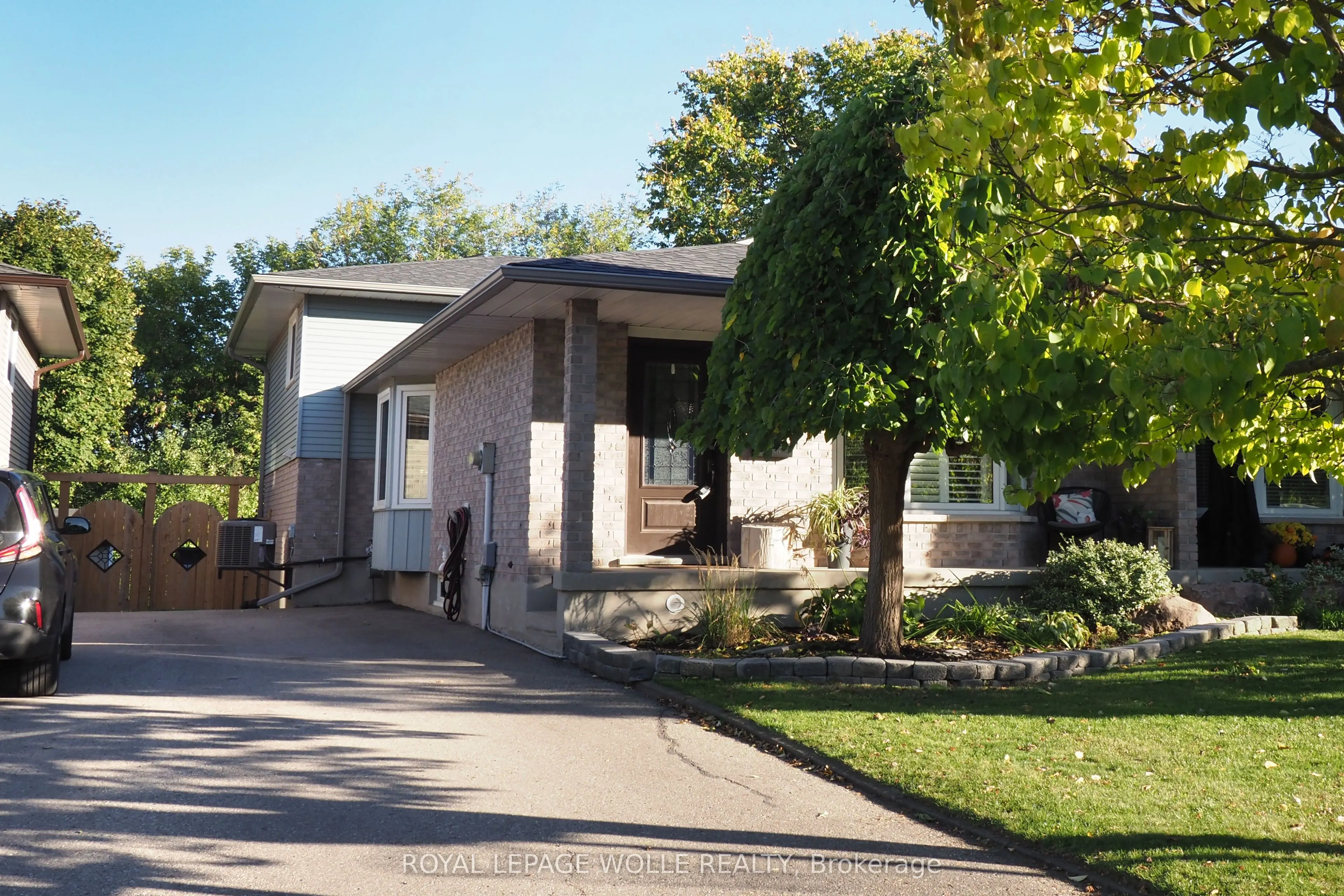 7 Caprice Court