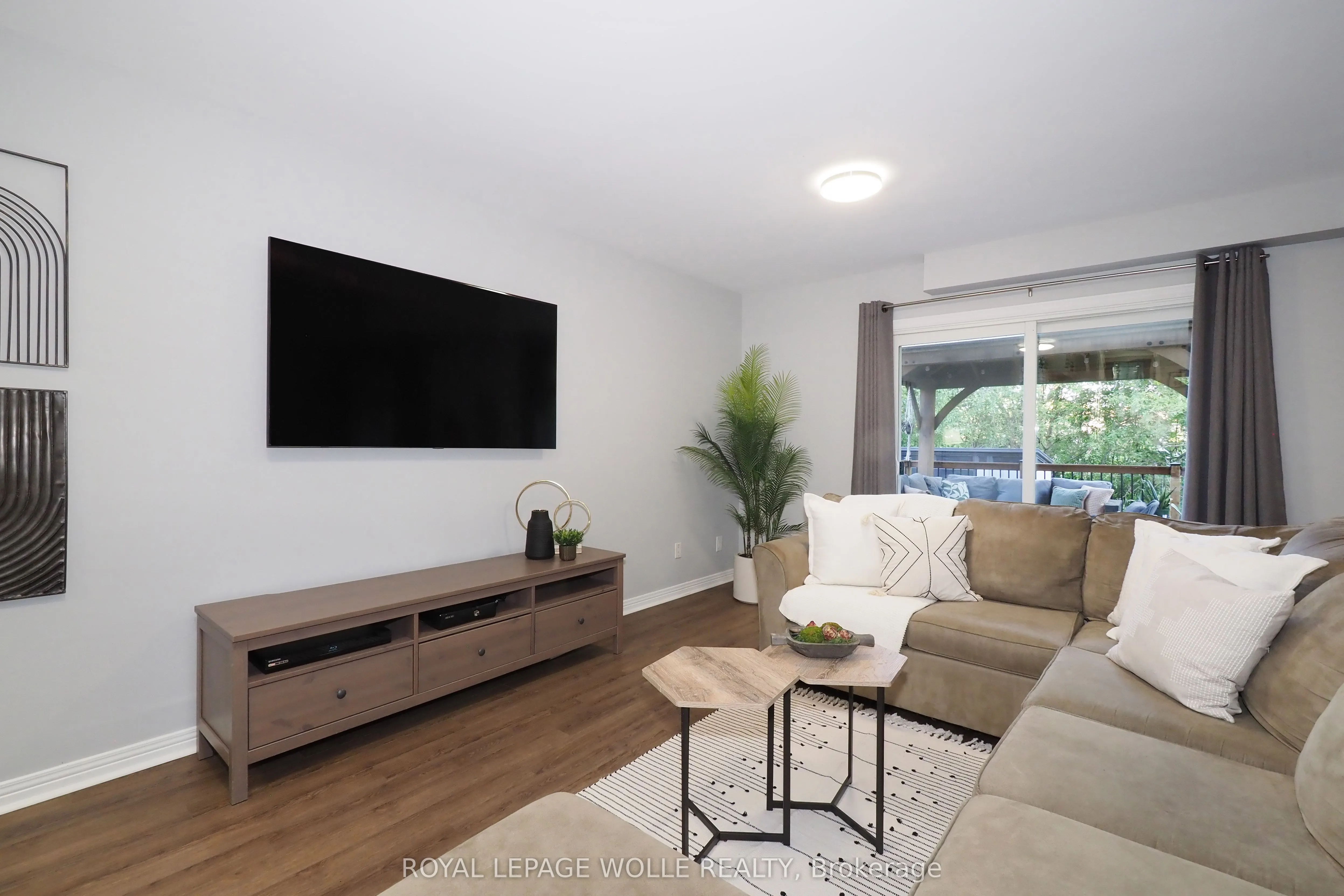 7 Caprice Court
