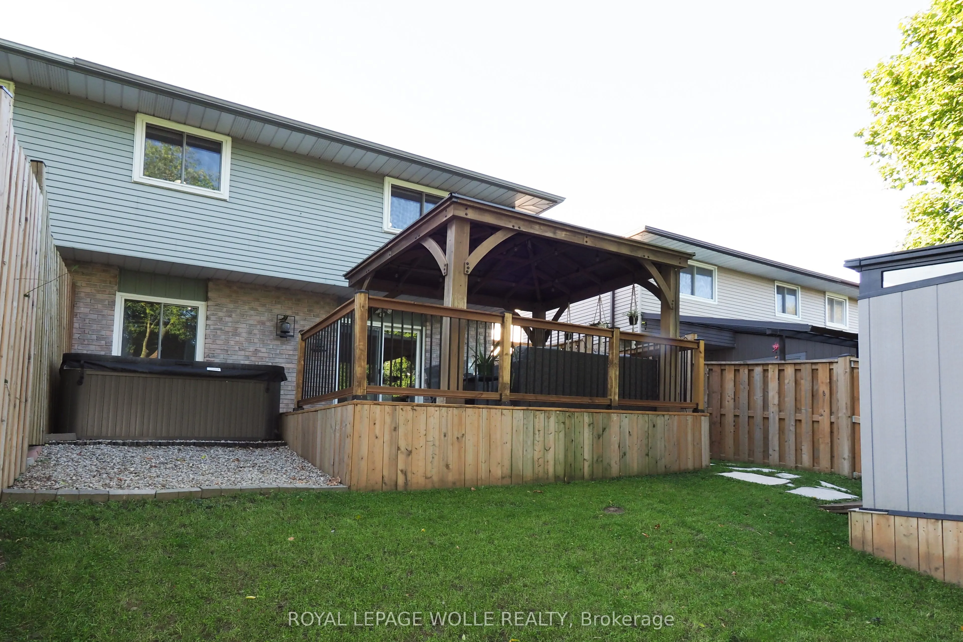 7 Caprice Court