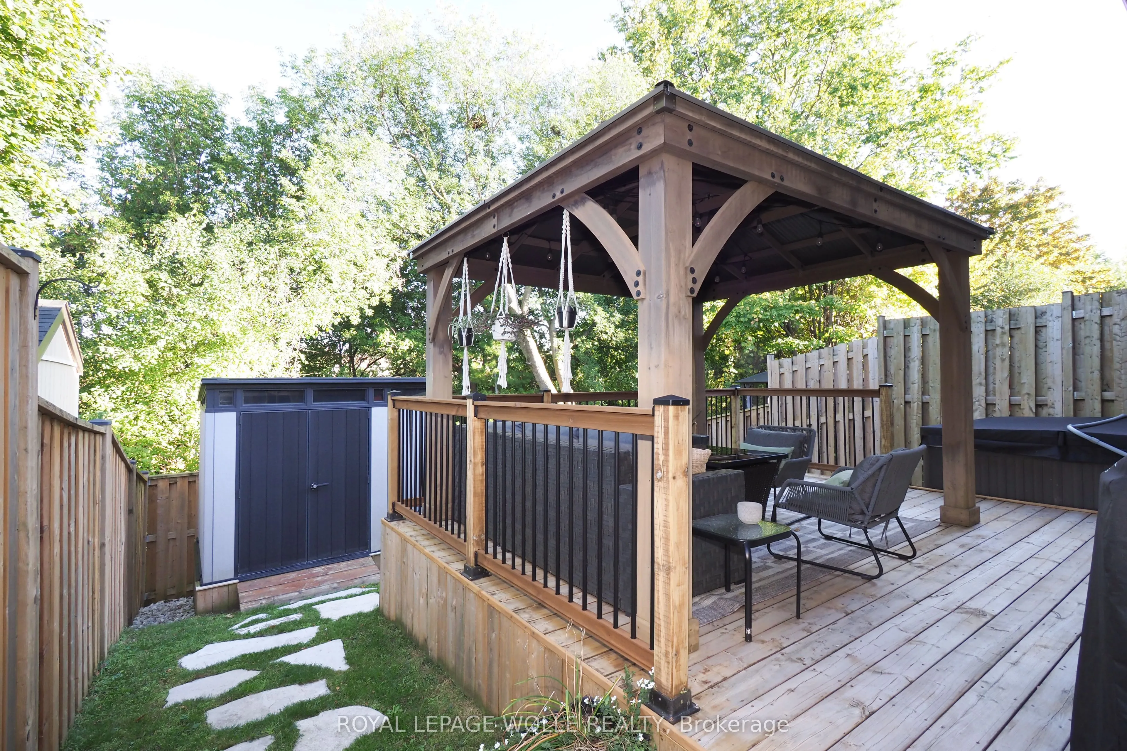 7 Caprice Court