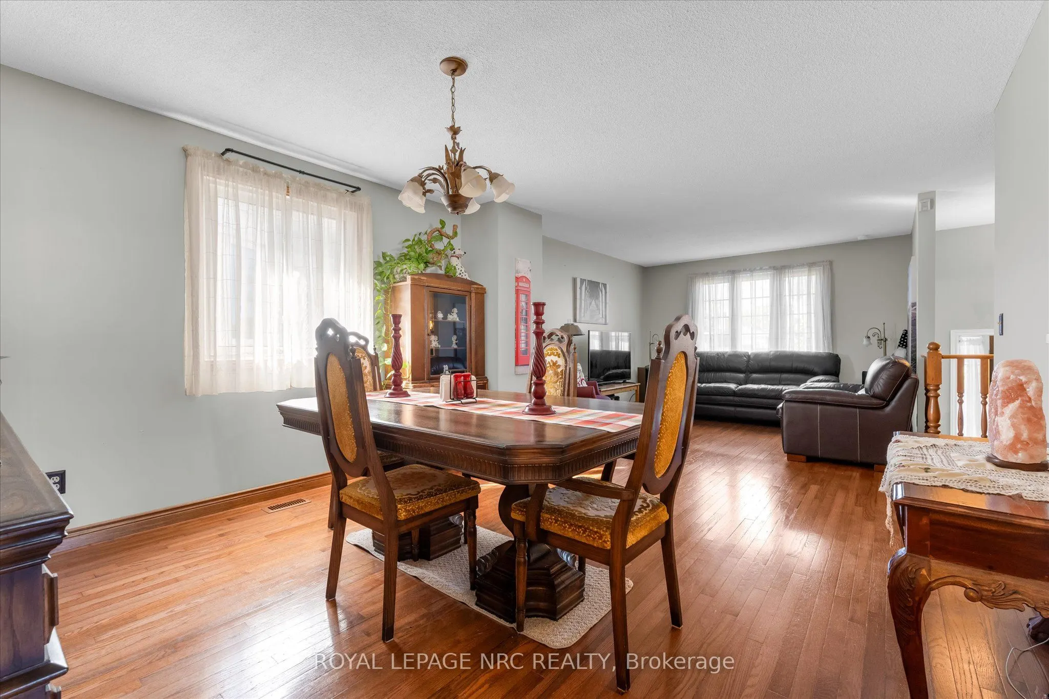 7820 Oriole Drive